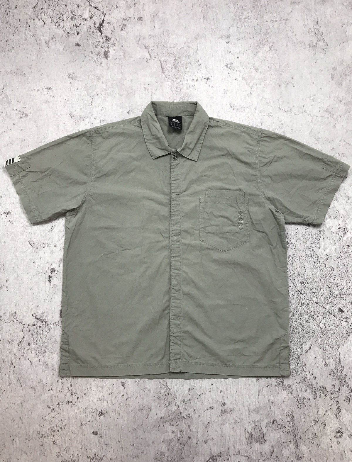 Adidas × Vintage Vintage Mans Adidas Short Shirts Button Up Big Logo On Back Size US XL / EU 56 / 4 - 1 Thumbnail