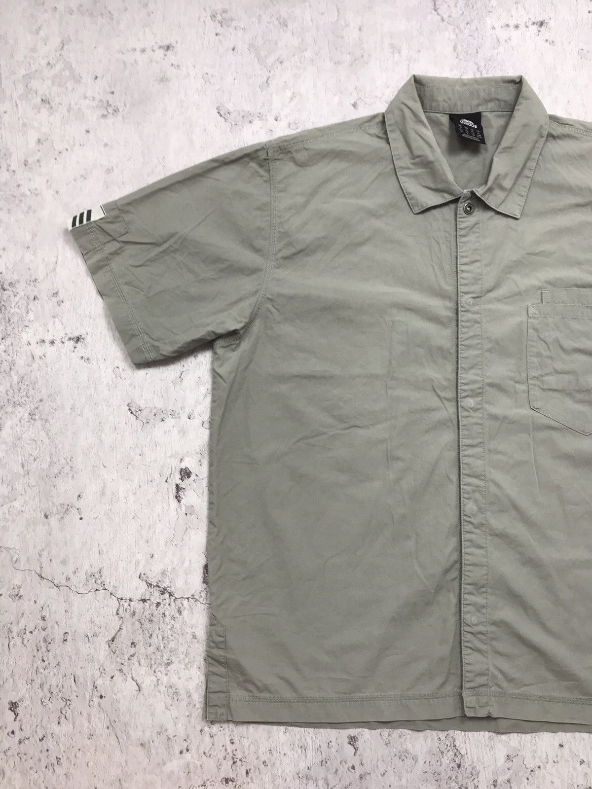 Adidas × Vintage Vintage Mans Adidas Short Shirts Button Up Big Logo On Back Size US XL / EU 56 / 4 - 4 Thumbnail