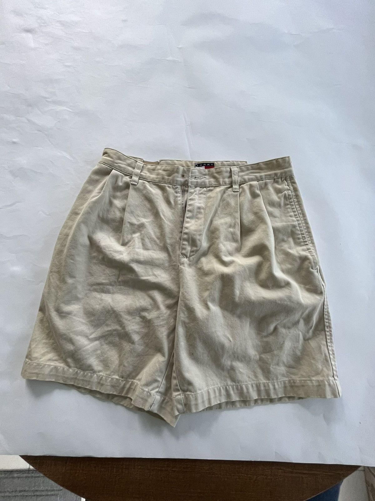 Tommy Hilfiger 90s Tommy Hilfiger Shorts Tan / 31 Size US 31 - 1 Thumbnail
