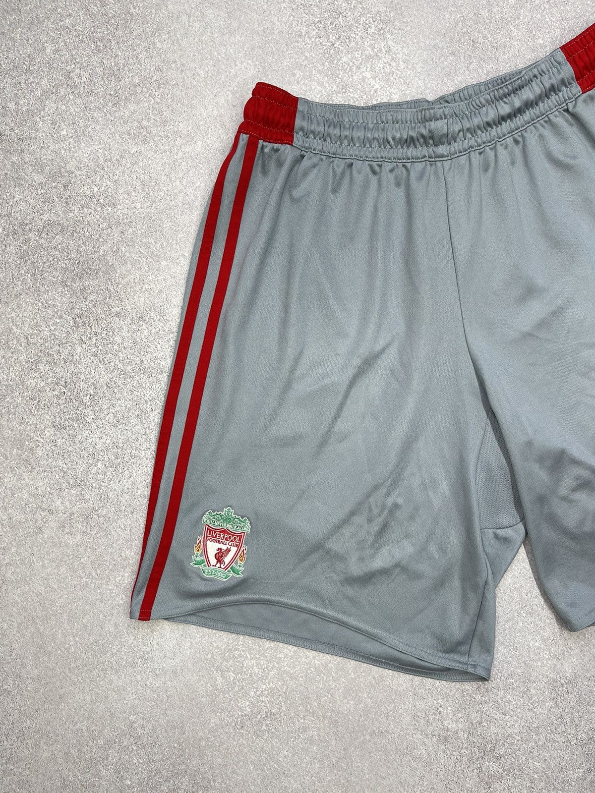Adidas Vintage Adidas Liverpool LFC Football Shorts Jersey Size US 32 / EU 48 - 2 Thumbnail