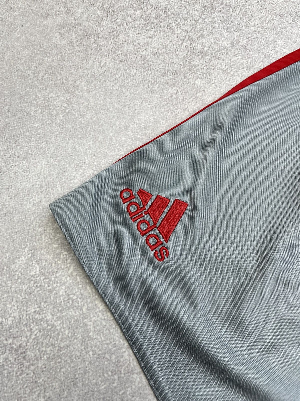 Adidas Vintage Adidas Liverpool LFC Football Shorts Jersey Size US 32 / EU 48 - 6 Thumbnail