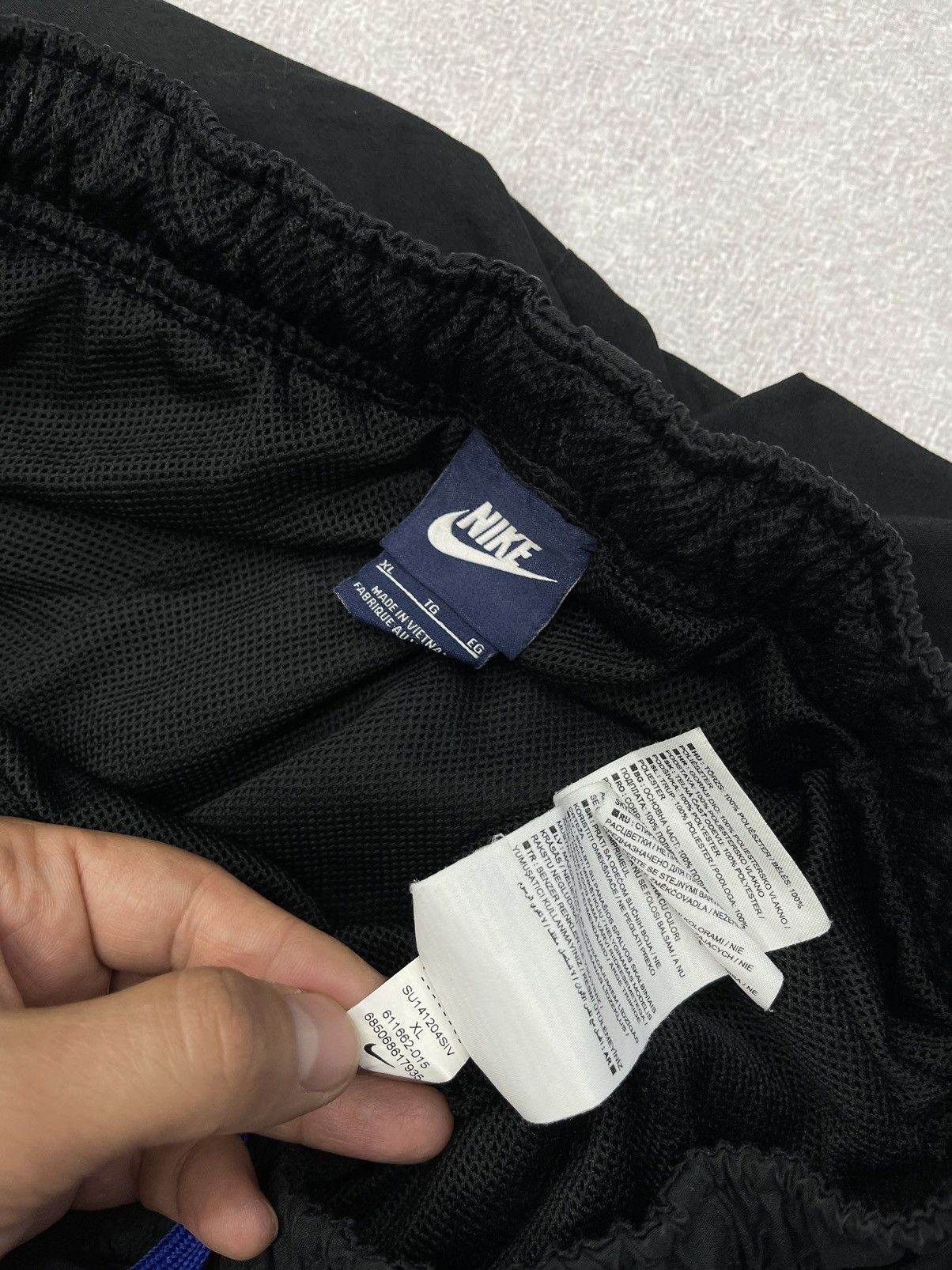 Nike Vintage Nike Sweatpants Black Double Logo Drill Y2K Nylon Size US 36 / EU 52 - 8 Thumbnail