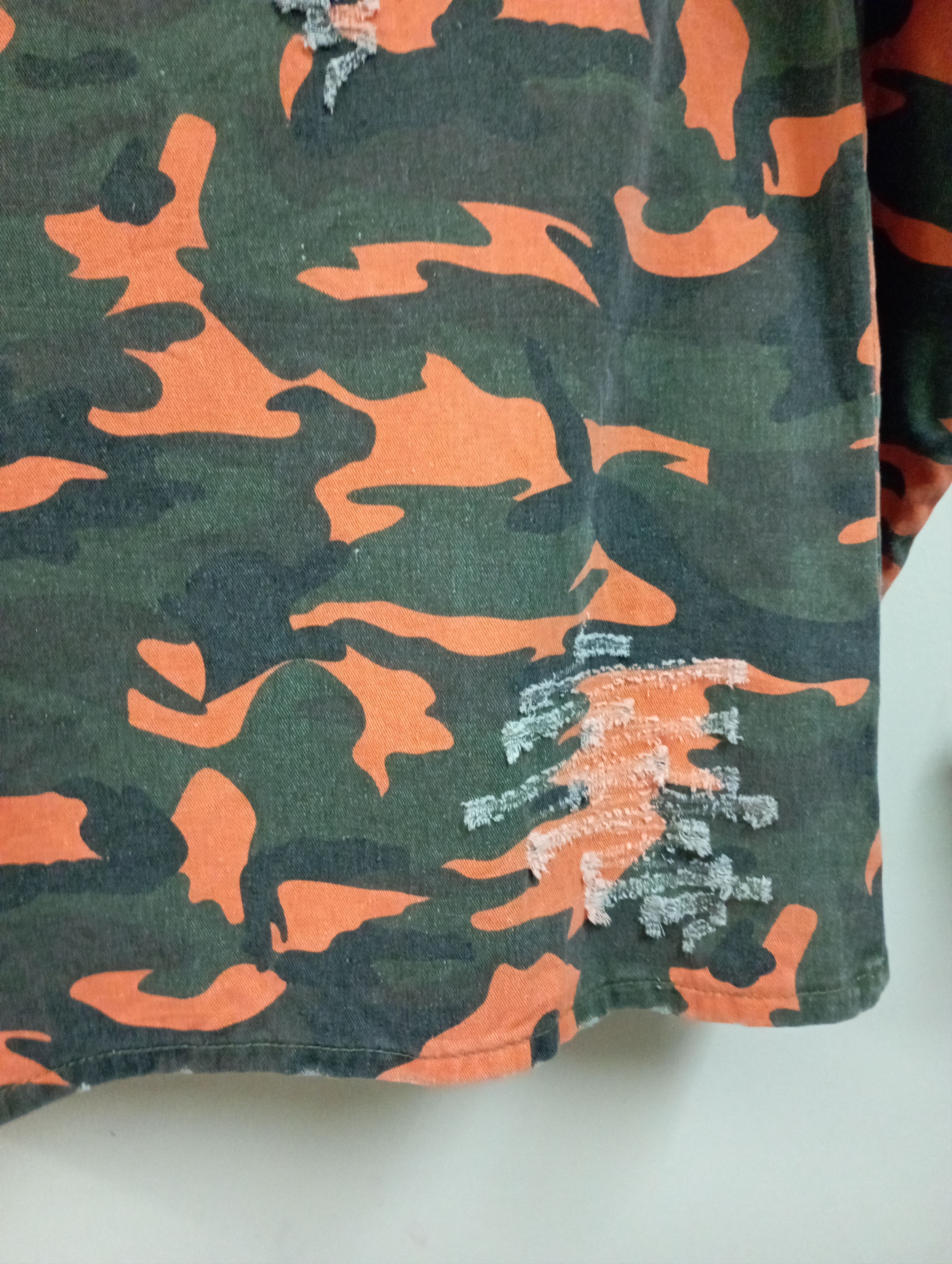 Vintage Vintage Army Four Pockets Orange Camo Parkas Size US L / EU 52-54 / 3 - 16 Thumbnail