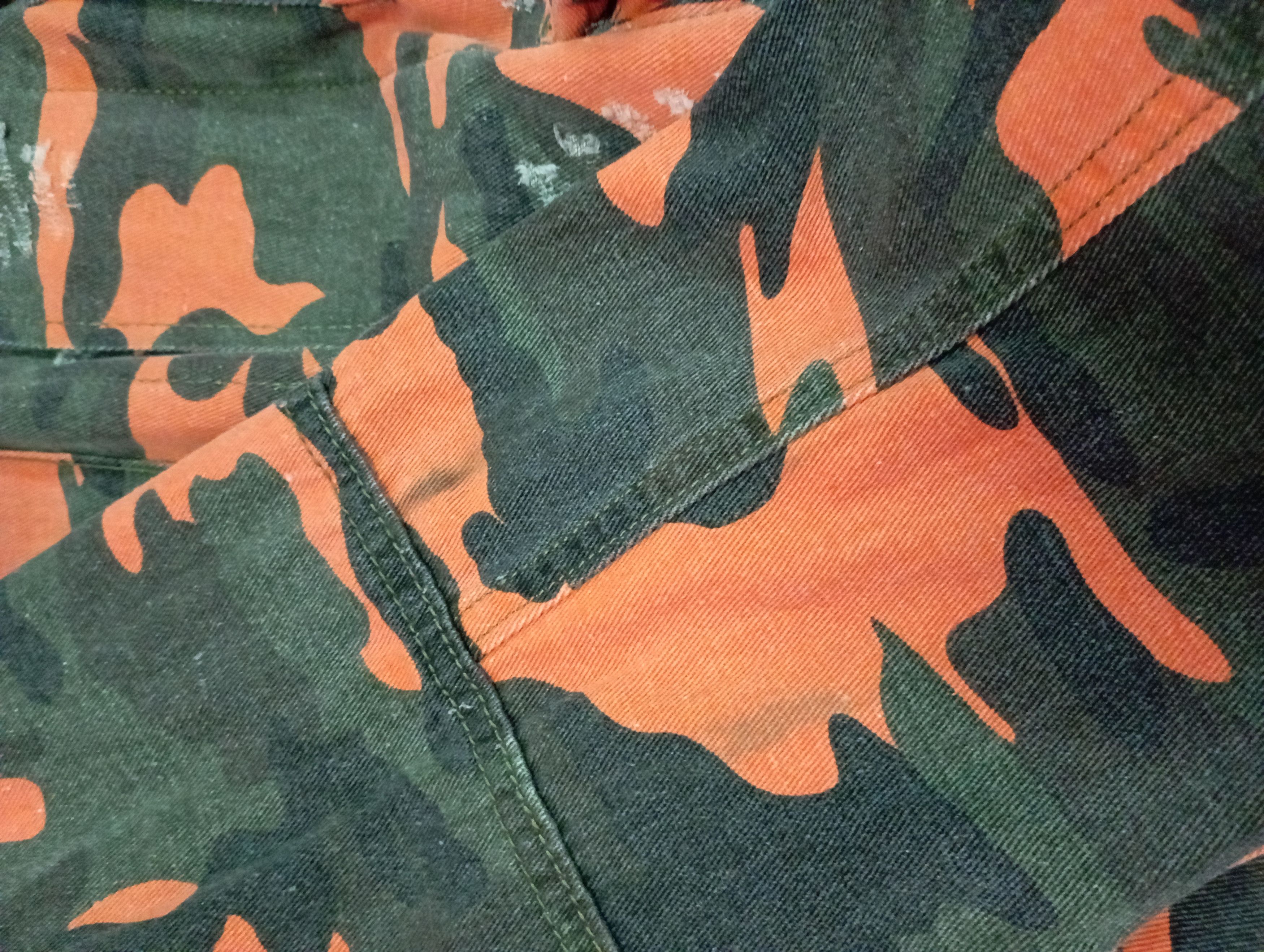 Vintage Vintage Army Four Pockets Orange Camo Parkas Size US L / EU 52-54 / 3 - 17 Thumbnail