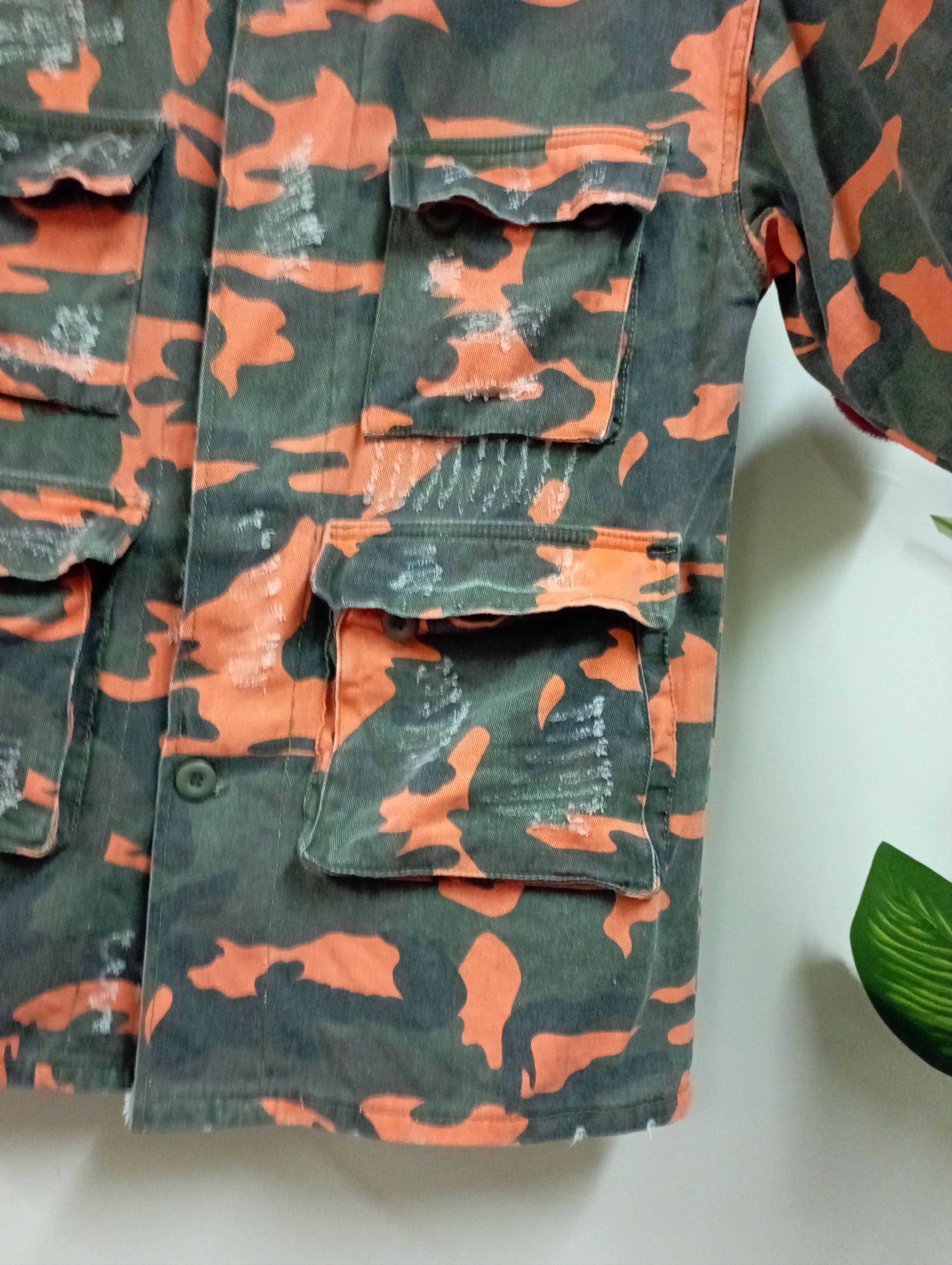 Vintage Vintage Army Four Pockets Orange Camo Parkas Size US L / EU 52-54 / 3 - 7 Thumbnail