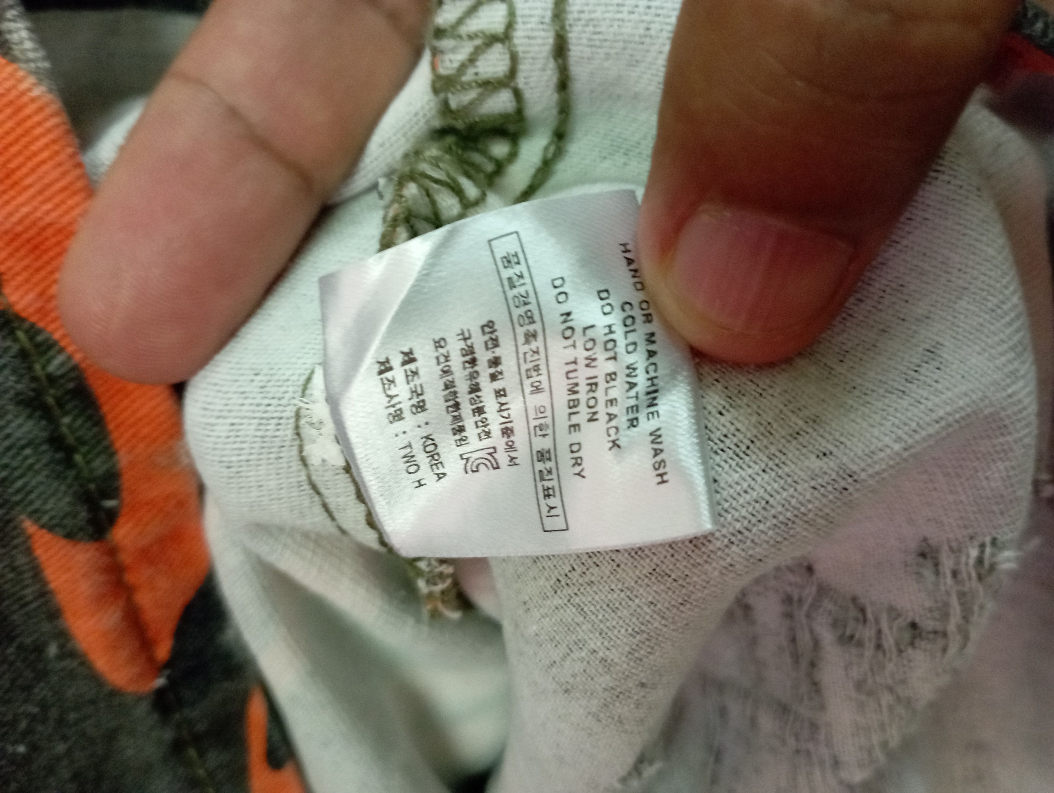 Vintage Vintage Army Four Pockets Orange Camo Parkas Size US L / EU 52-54 / 3 - 21 Thumbnail
