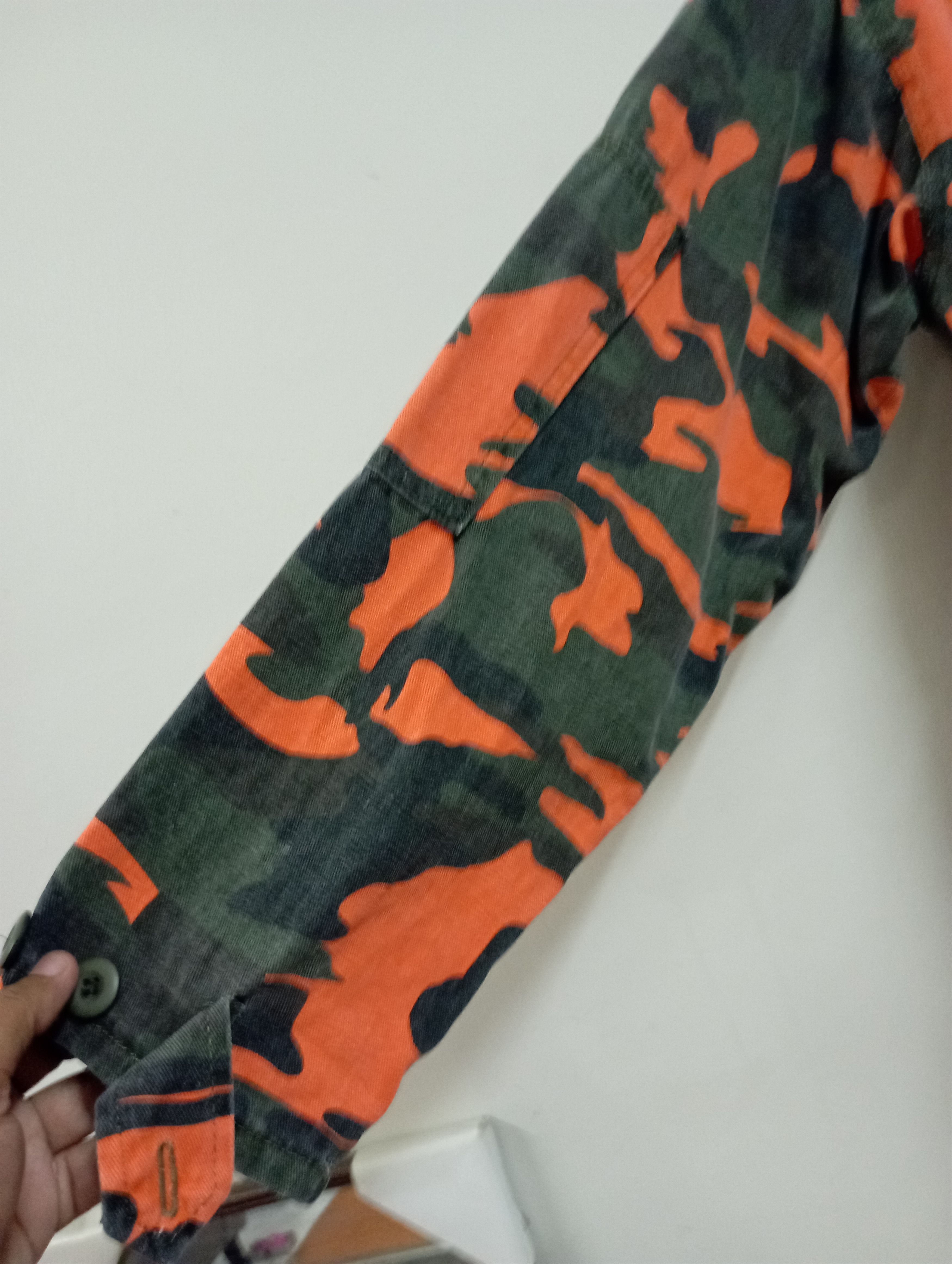 Vintage Vintage Army Four Pockets Orange Camo Parkas Size US L / EU 52-54 / 3 - 10 Thumbnail