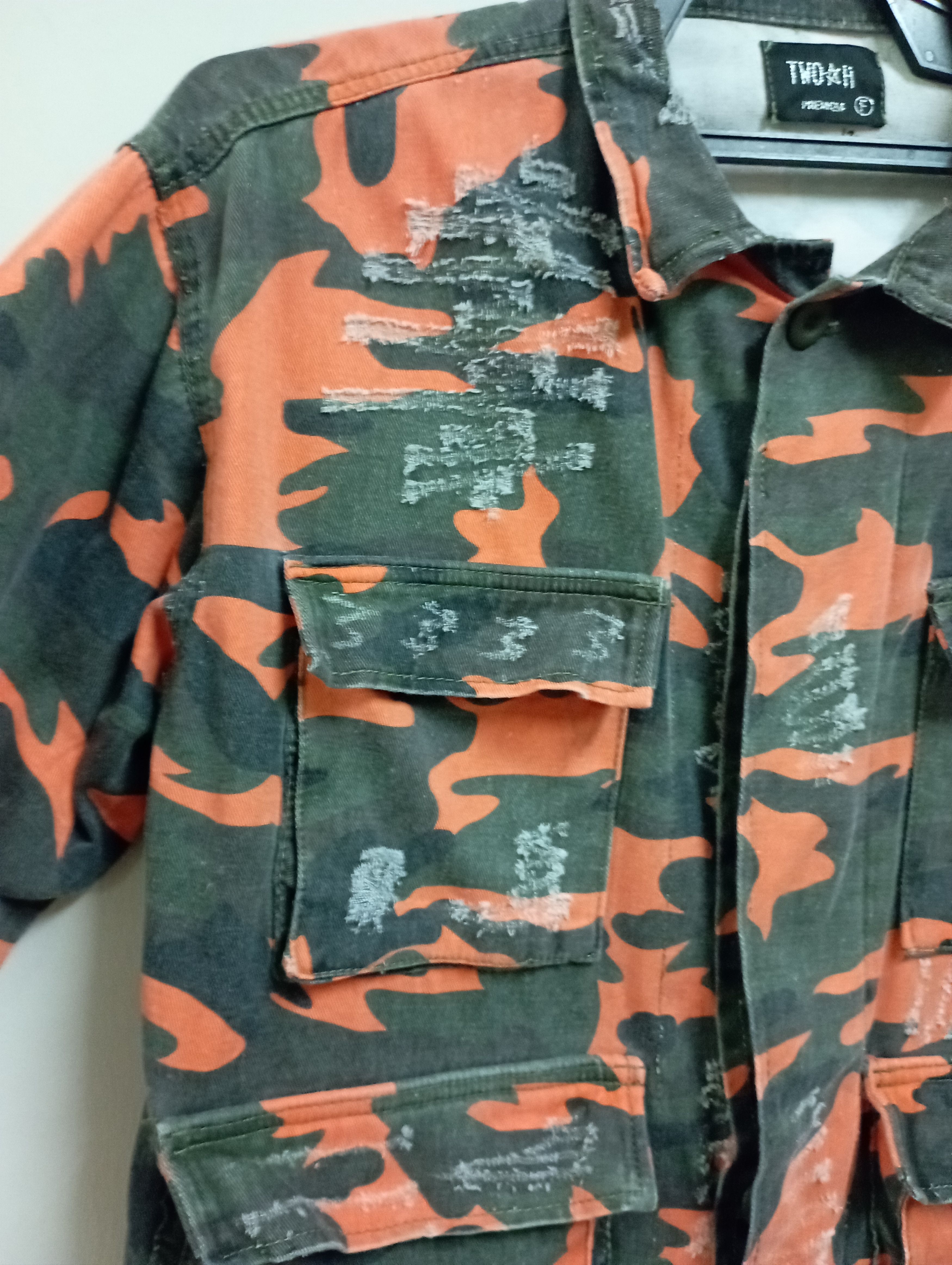 Vintage Vintage Army Four Pockets Orange Camo Parkas Size US L / EU 52-54 / 3 - 8 Thumbnail