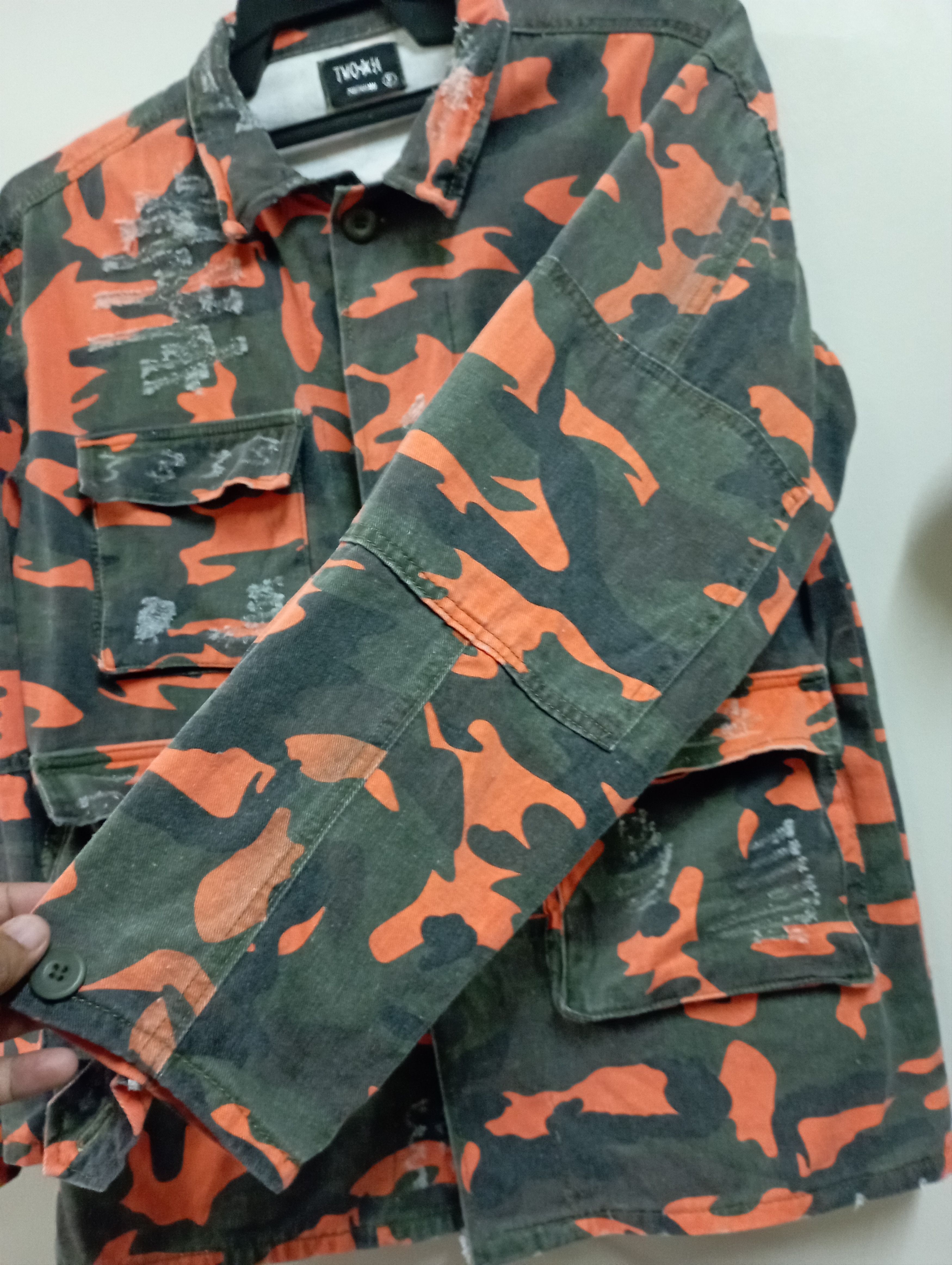Vintage Vintage Army Four Pockets Orange Camo Parkas Size US L / EU 52-54 / 3 - 4 Thumbnail