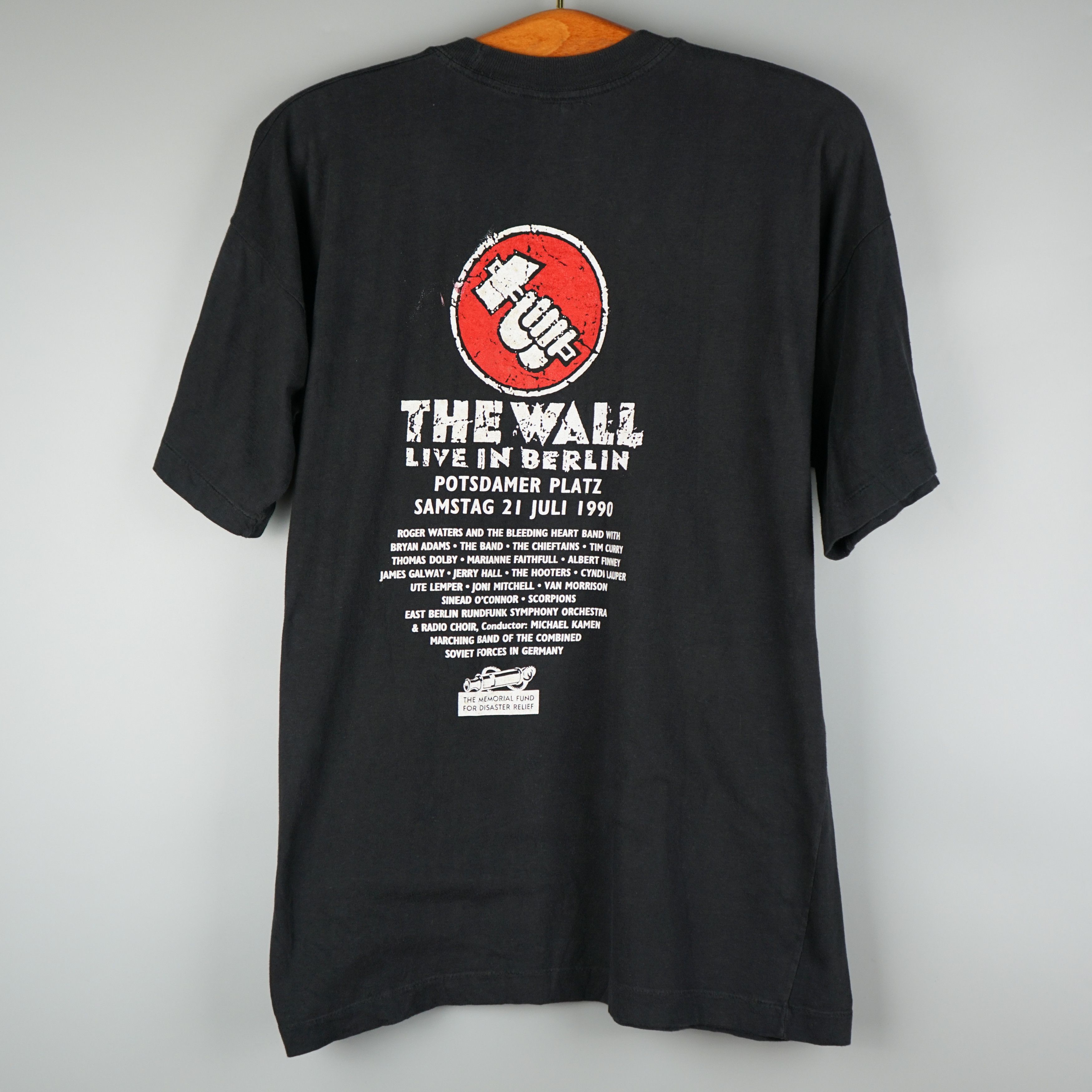 Band Tees × Vintage 1990 Pink Floyd The Wall Concert t-shirt Live in Berlin Size US L / EU 52-54 / 3 - 8 Thumbnail