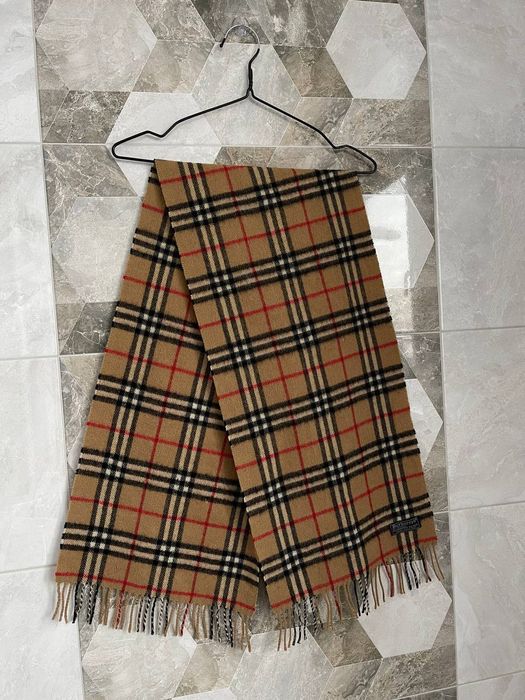 Burberry scarf hot sale size