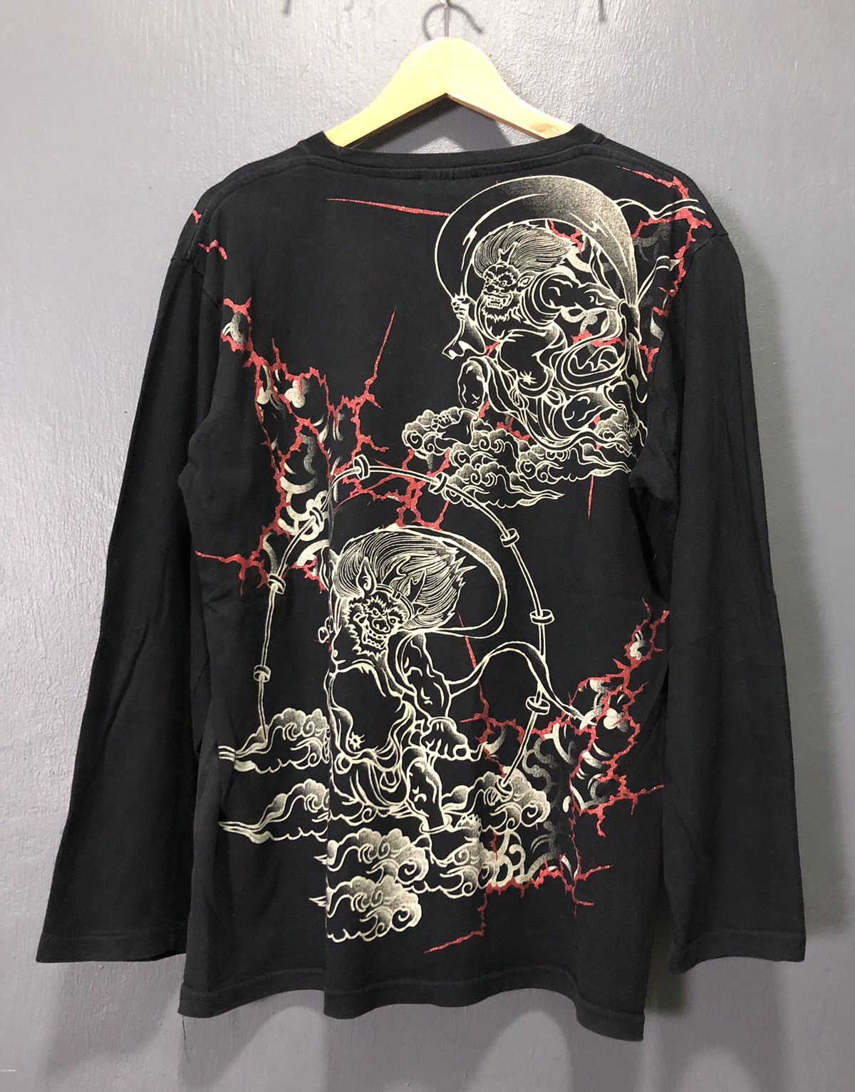 image of Sukajan T Shirts x Vintage Bullet Noise Raijin God Sukajan Motif Yakuza Gang in Black (Size Medium)
