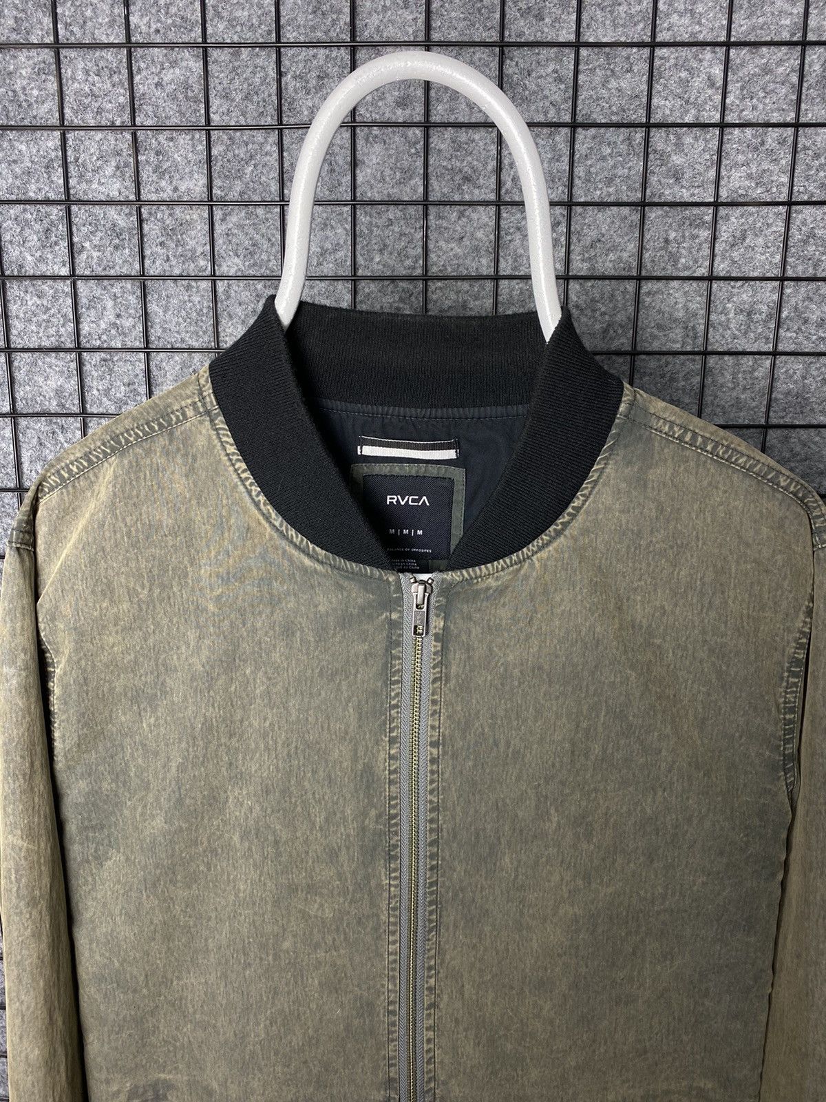 RVCA RVCA Streetwear Acid Wash Bomber Jacket Size M Size US M / EU 48-50 / 2 - 2 Thumbnail