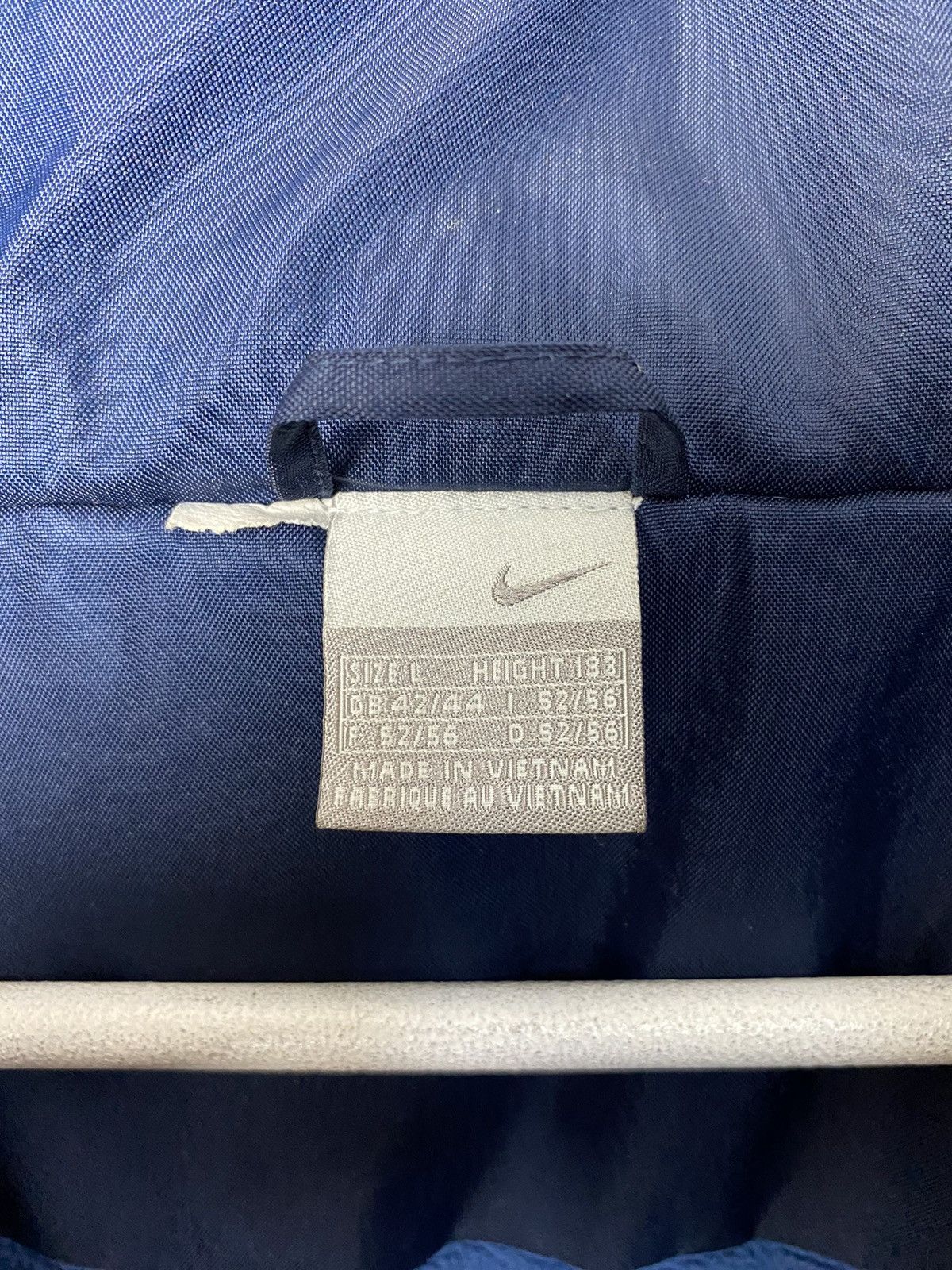 Nike × Nike ACG × Vintage Nike Vintage Embroidered Swoosh Logo Puffer Jacket Size L Size US L / EU 52-54 / 3 - 3 Thumbnail