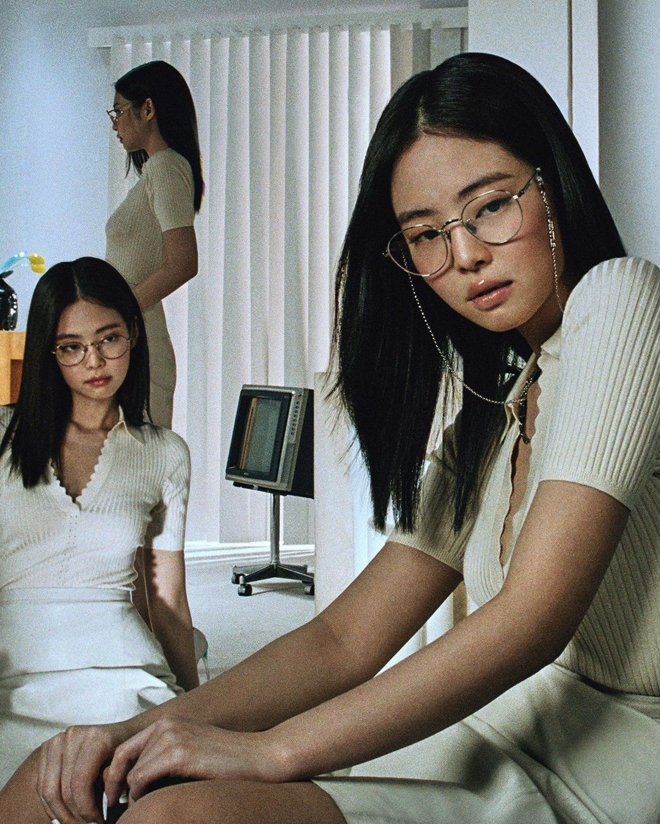 サングラス/メガネ BLACKPINK Jennie In The mood 032 1GQA9TE6DQFT0_FRONT.jpg