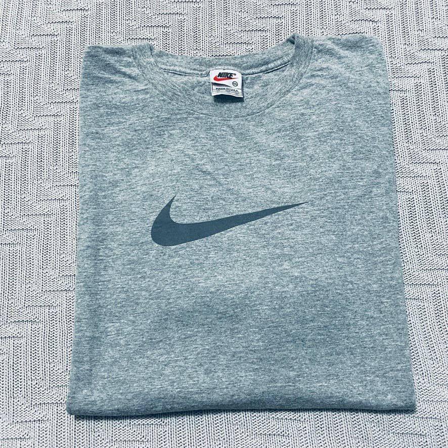 swoosh nike tee