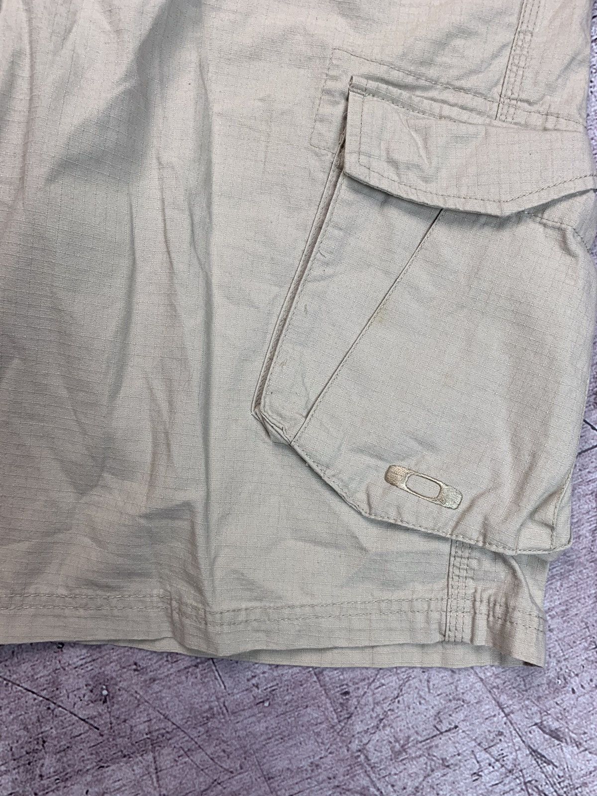 Oakley × Vintage Oakley Vintage Cargo Shorts y2k Size US 33 - 10 Thumbnail