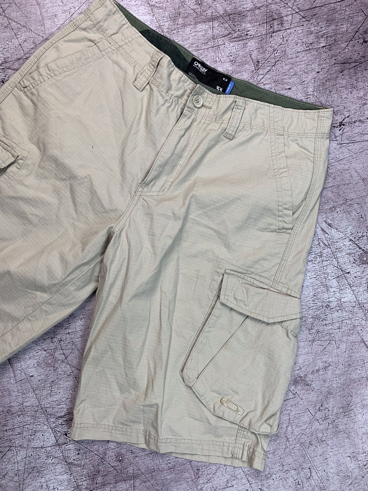 Oakley × Vintage Oakley Vintage Cargo Shorts y2k Size US 33 - 3 Thumbnail
