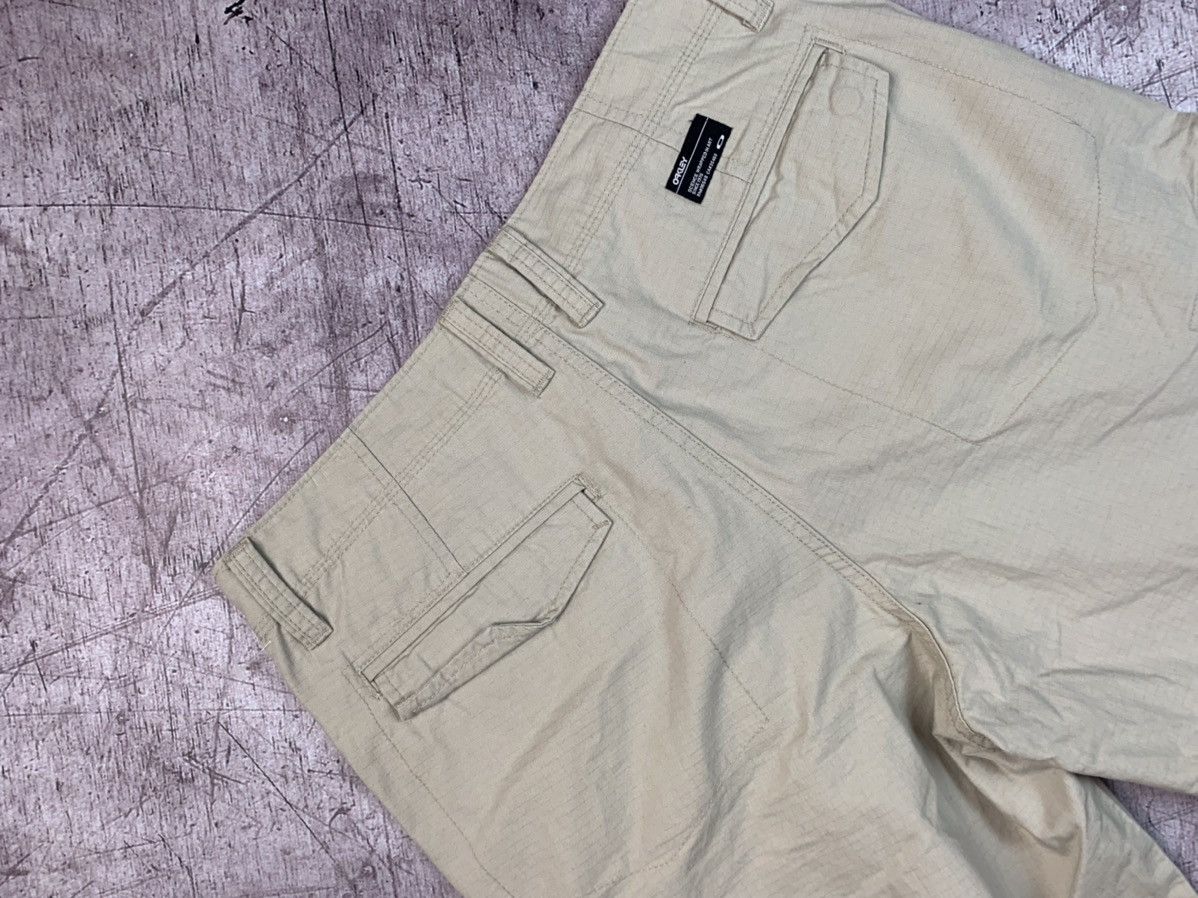 Oakley × Vintage Oakley Vintage Cargo Shorts y2k Size US 33 - 12 Thumbnail