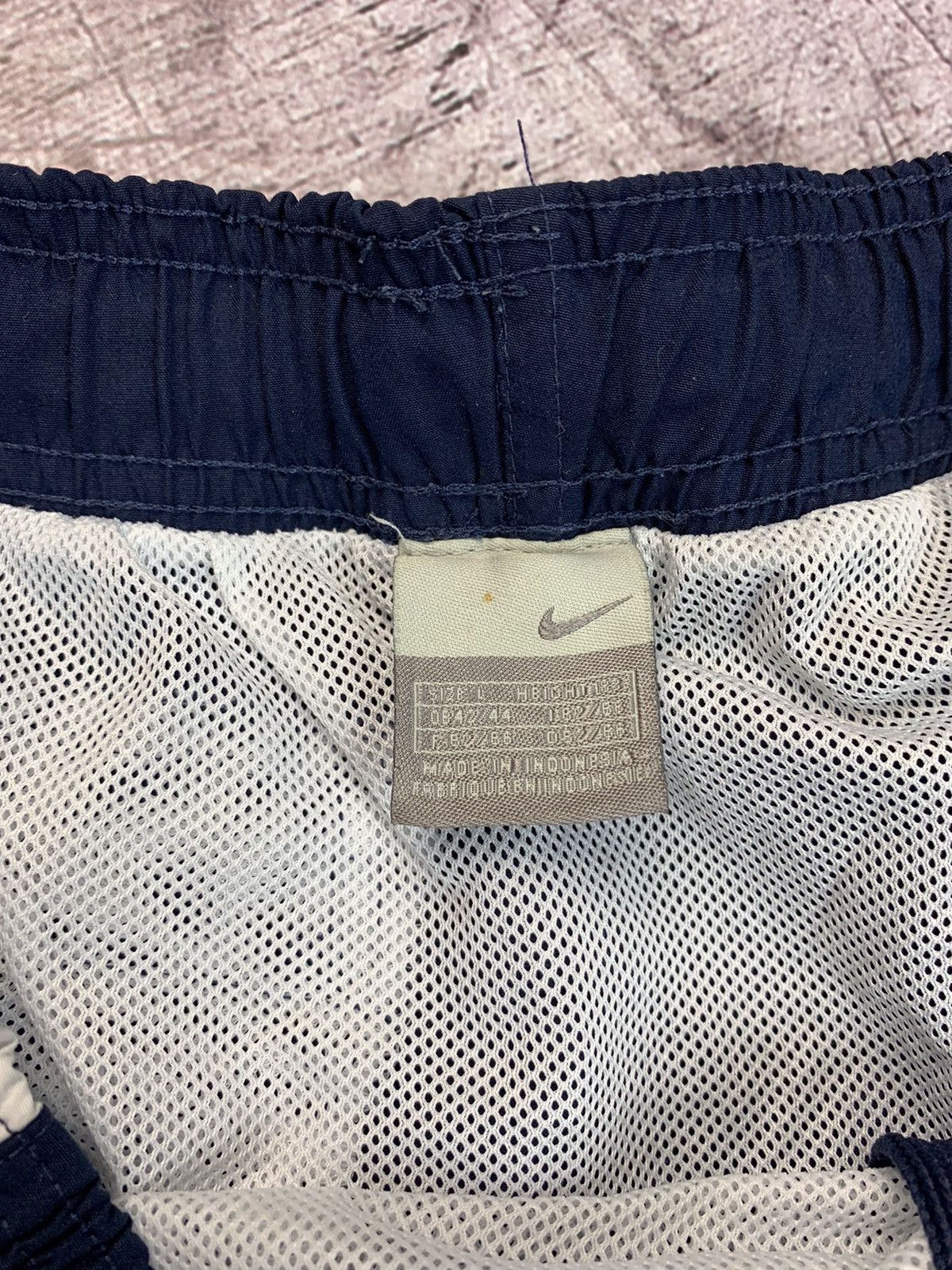 Nike Nike Vintage Y2K Shorts Size US 34 / EU 50 - 7 Thumbnail