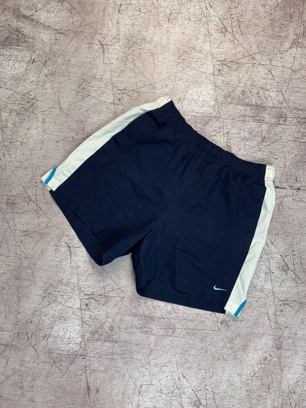 Nike Nike Vintage Y2K Shorts Size US 34 / EU 50 - 1 Thumbnail
