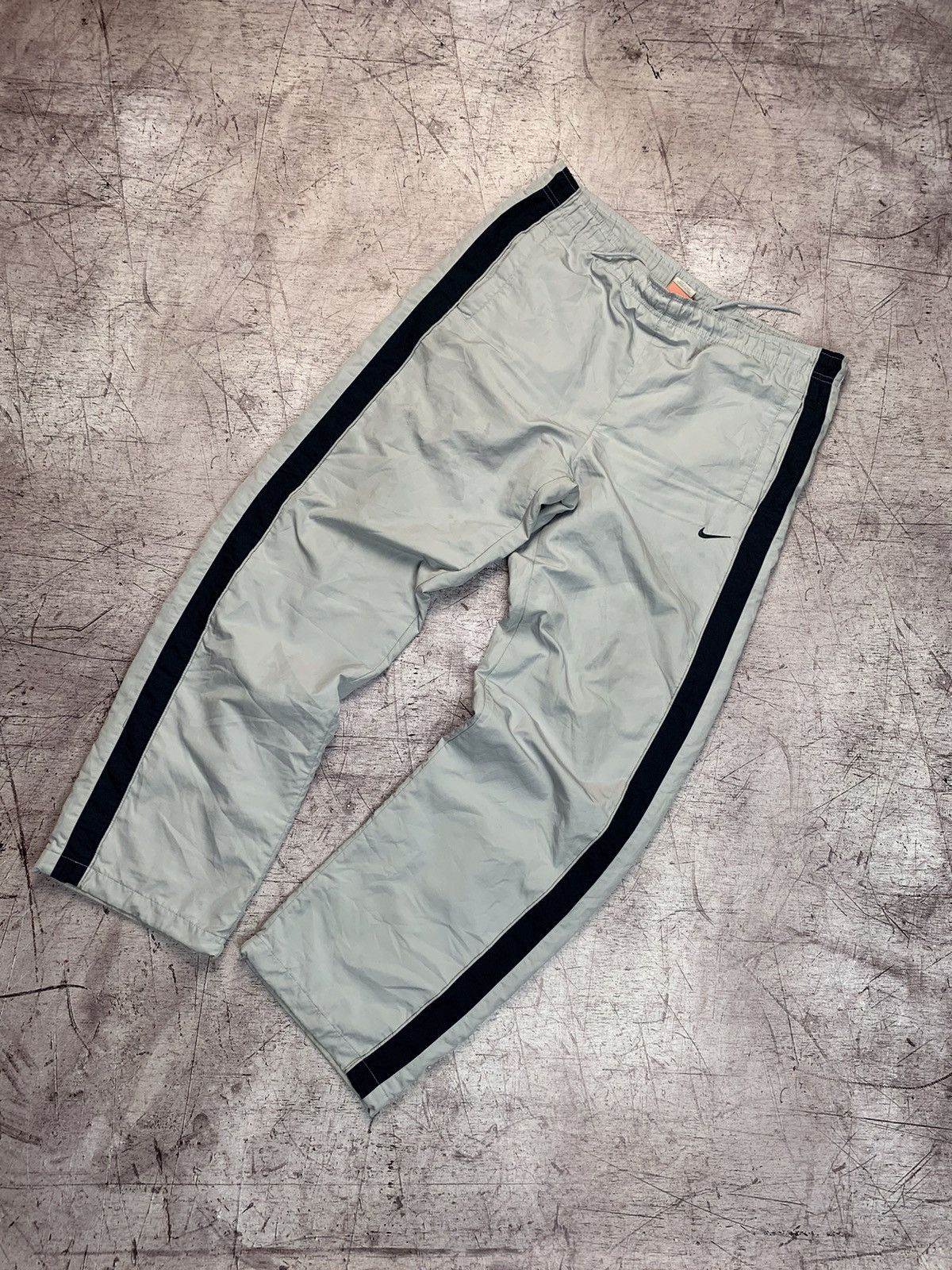 Nike Nike Vintage Mens Nylon Pants Drill Style Size US 34 / EU 50 - 1 Thumbnail