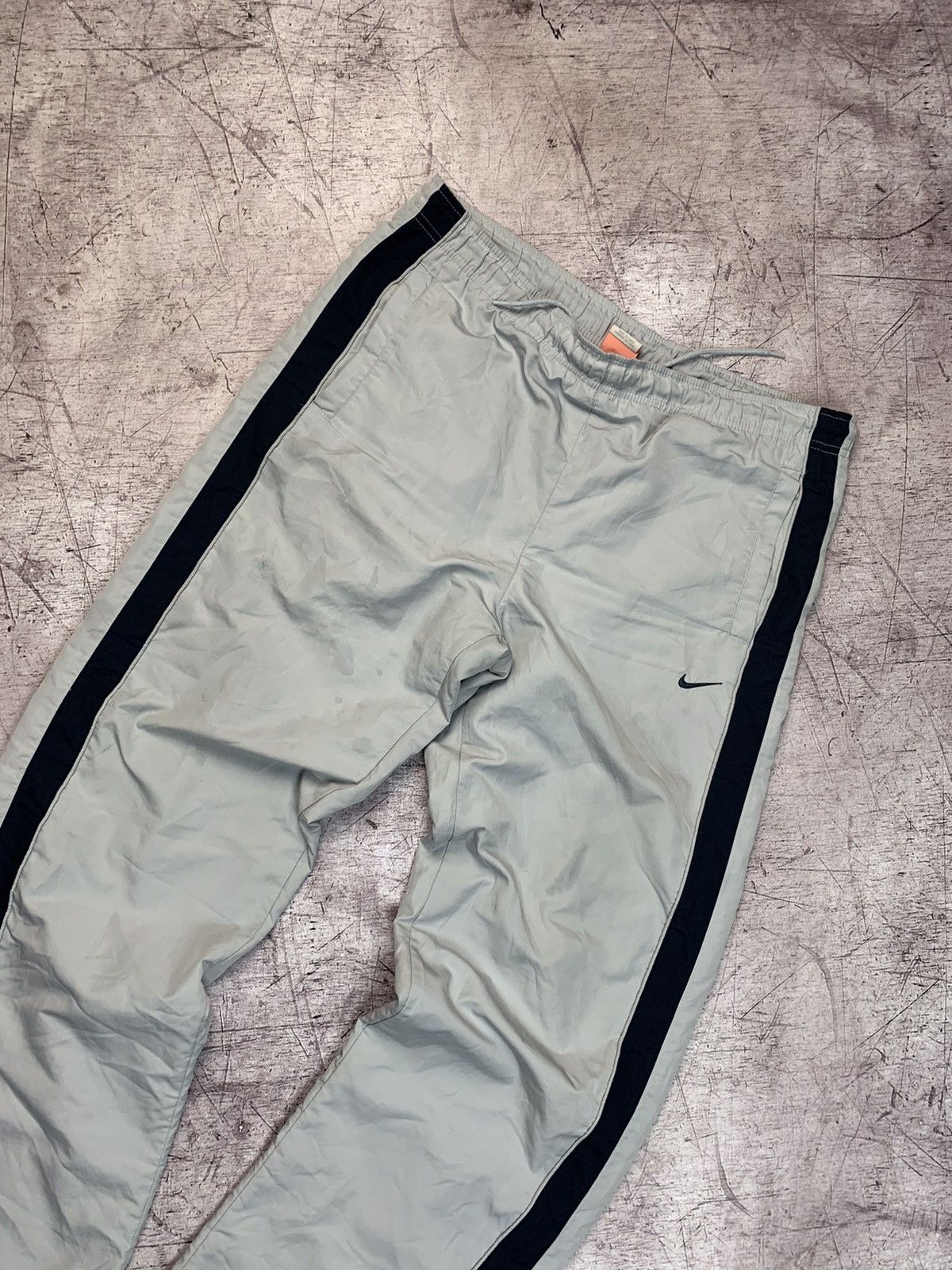 Nike Nike Vintage Mens Nylon Pants Drill Style Size US 34 / EU 50 - 2 Thumbnail