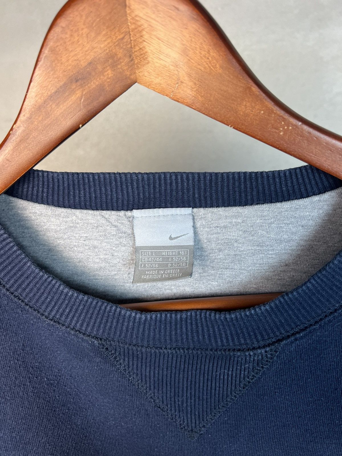 Nike × Vintage Vintage Nike Y2K Embroidered Basic Solo Swoosh Sweatshirt Size US L / EU 52-54 / 3 - 5 Thumbnail