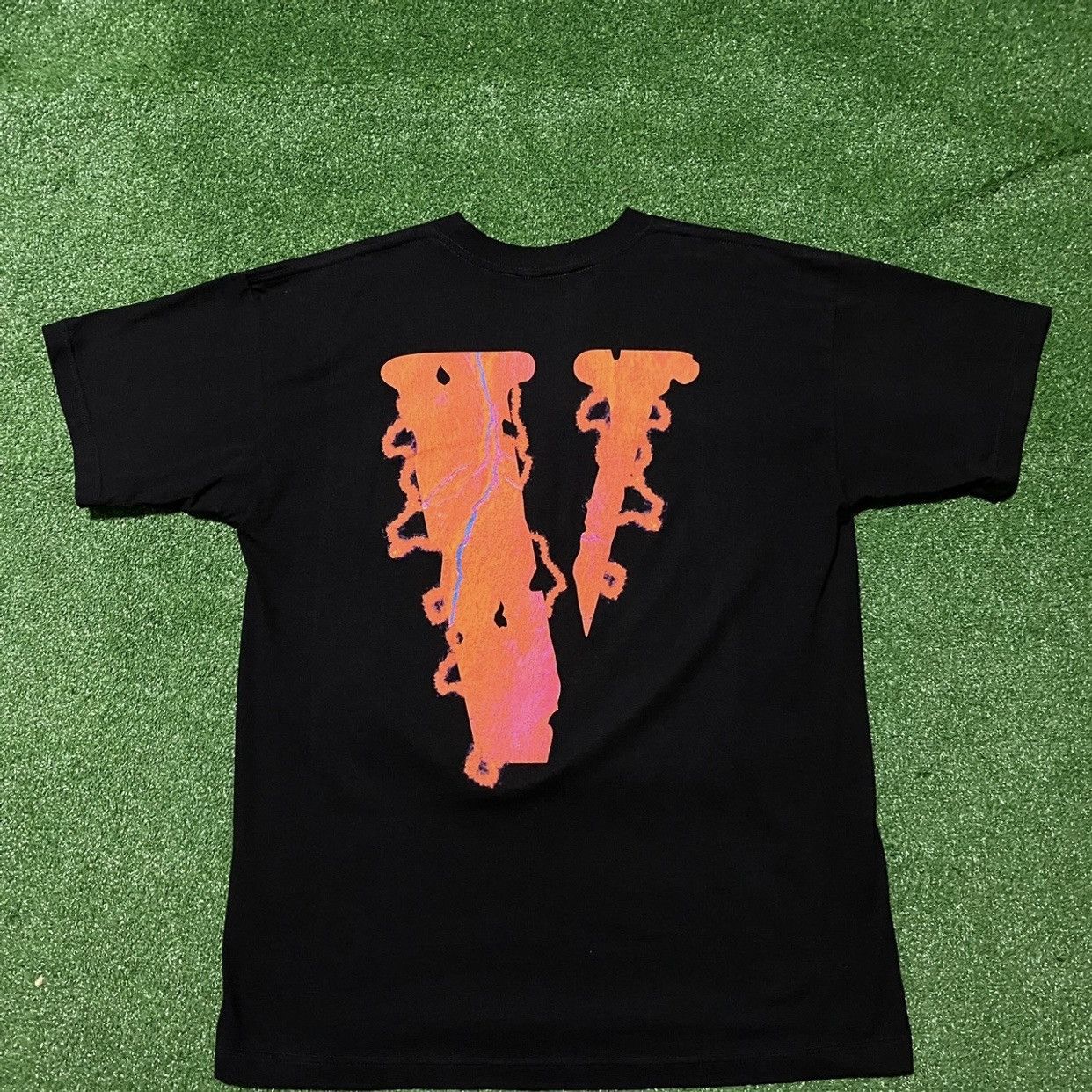 Vlone Vlone shocker tee Size US XL / EU 56 / 4 - 4 Thumbnail