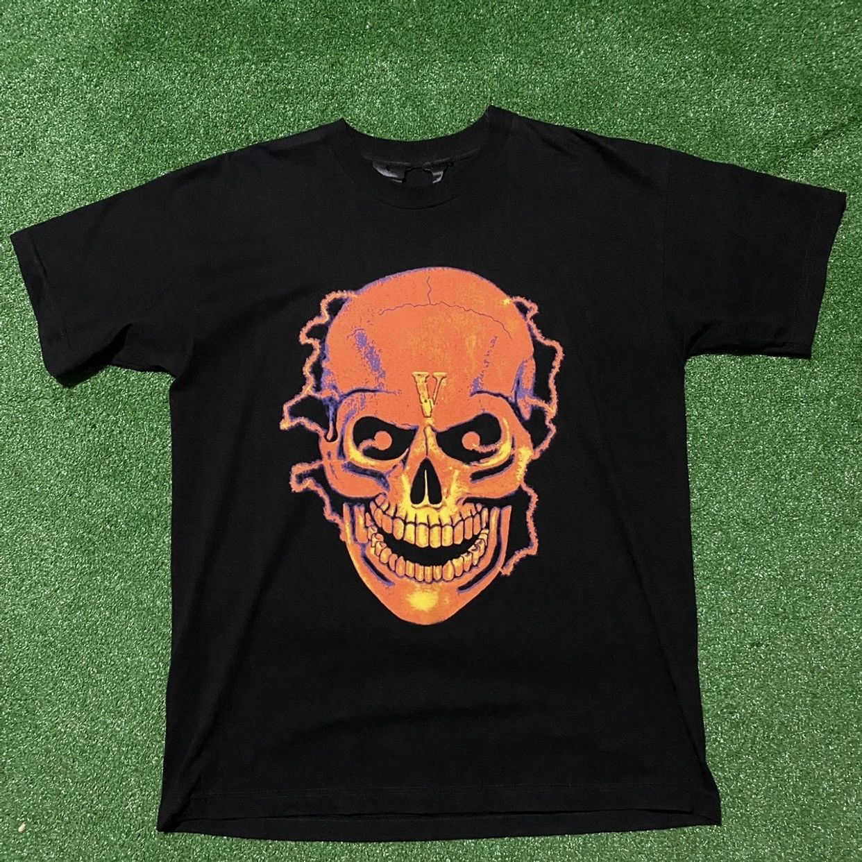 Vlone shocker tee sales