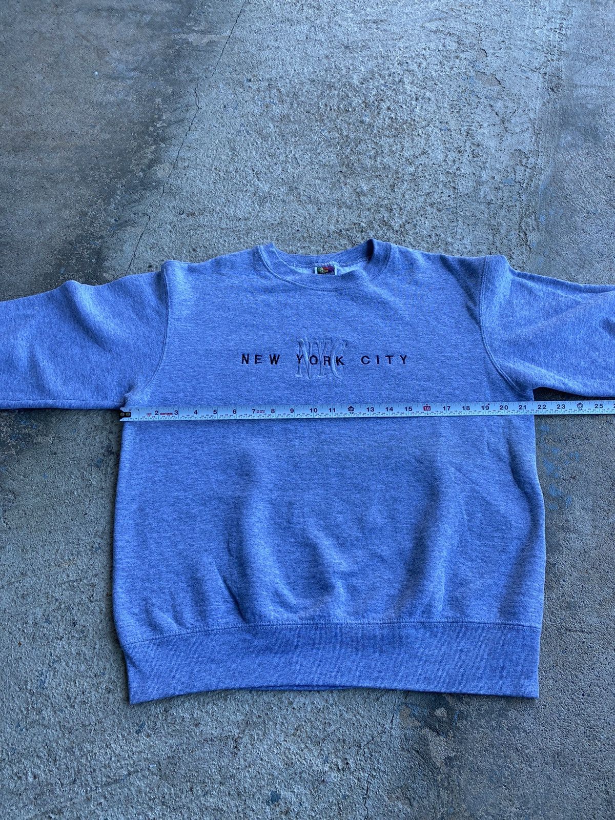 Vintage Vintage Y2K New York City NYC Embroidered Sweatshirt Size US M / EU 48-50 / 2 - 9 Thumbnail