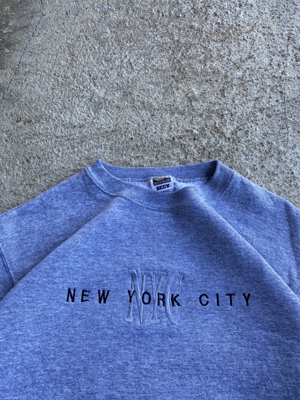 Vintage Vintage Y2K New York City NYC Embroidered Sweatshirt Size US M / EU 48-50 / 2 - 2 Thumbnail