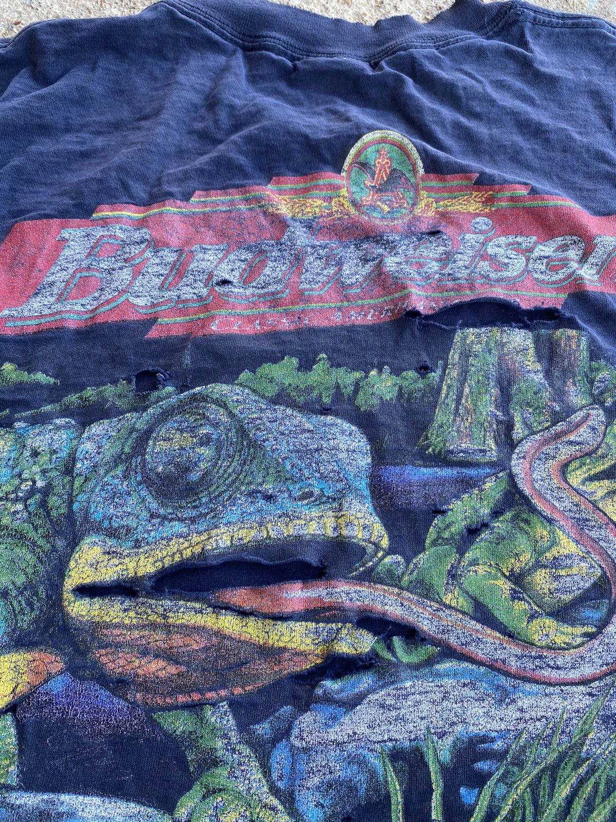 Budweiser × Vintage Vintage 90’s Budweiser Frog Distressed Thrashed Shirt Size US XL / EU 56 / 4 - 4 Thumbnail