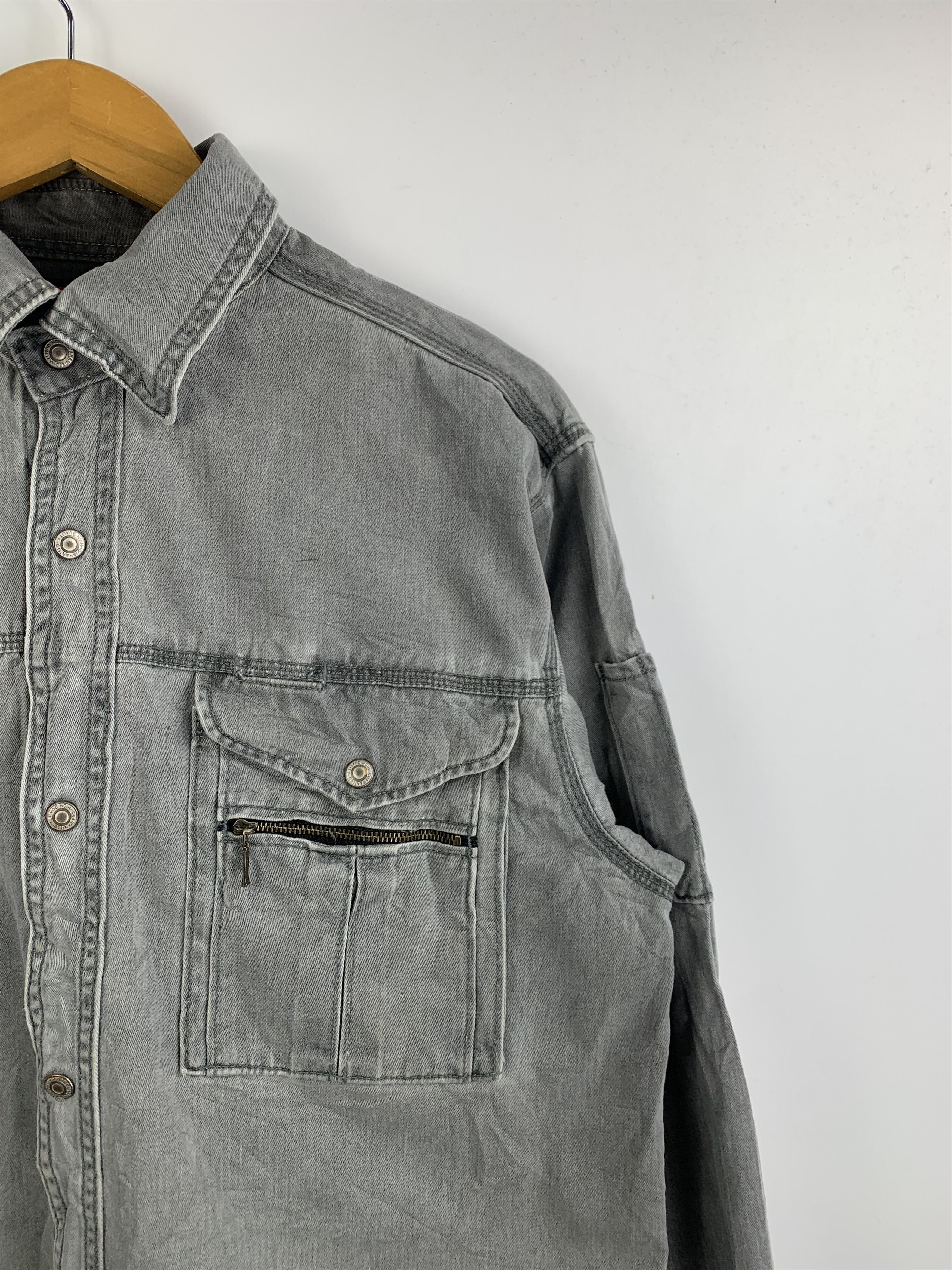 Japanese Brand Vintage Even River Long Sleeve Button Up Denim Shirts Size US L / EU 52-54 / 3 - 4 Thumbnail