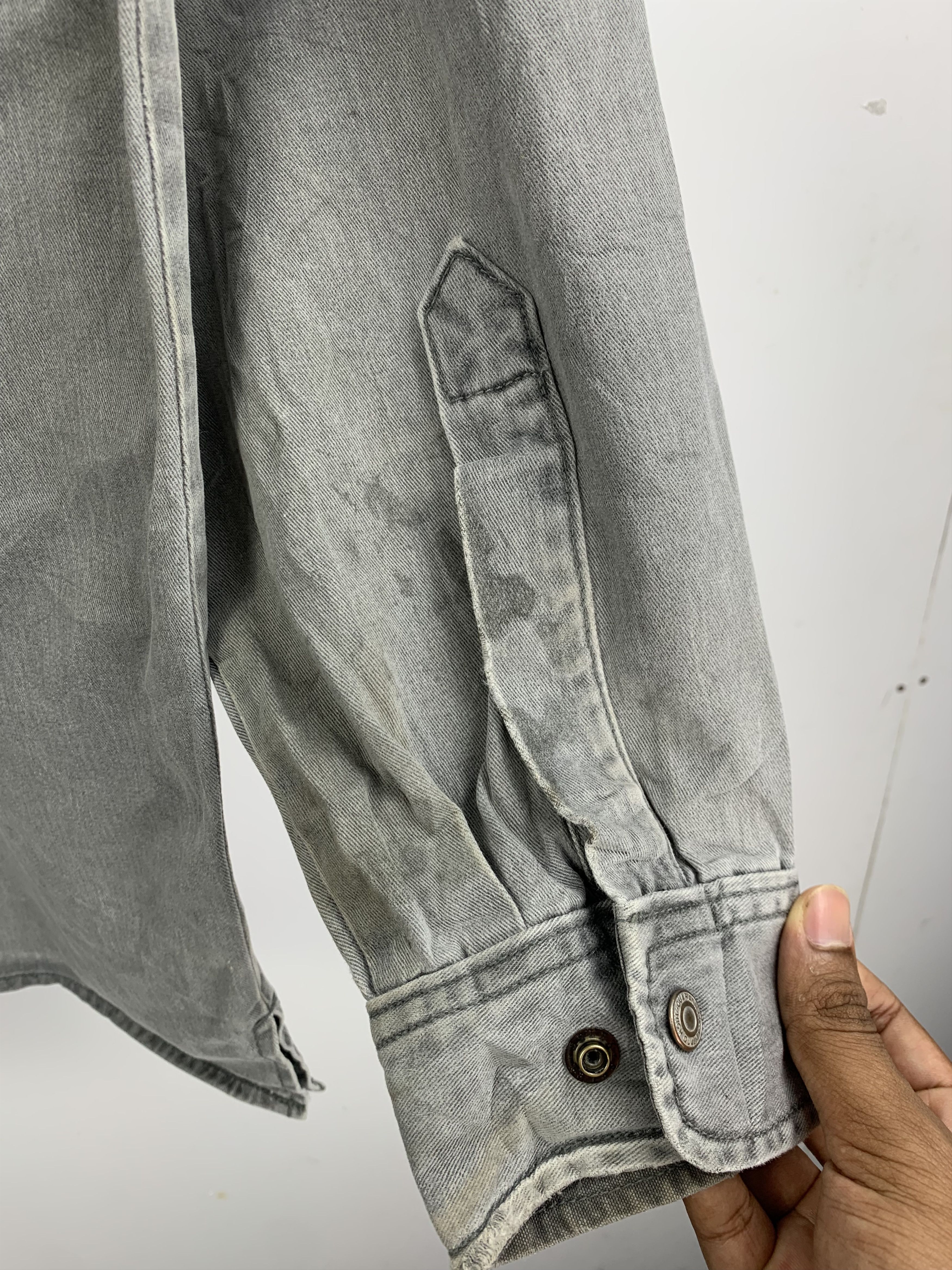Japanese Brand Vintage Even River Long Sleeve Button Up Denim Shirts Size US L / EU 52-54 / 3 - 9 Thumbnail