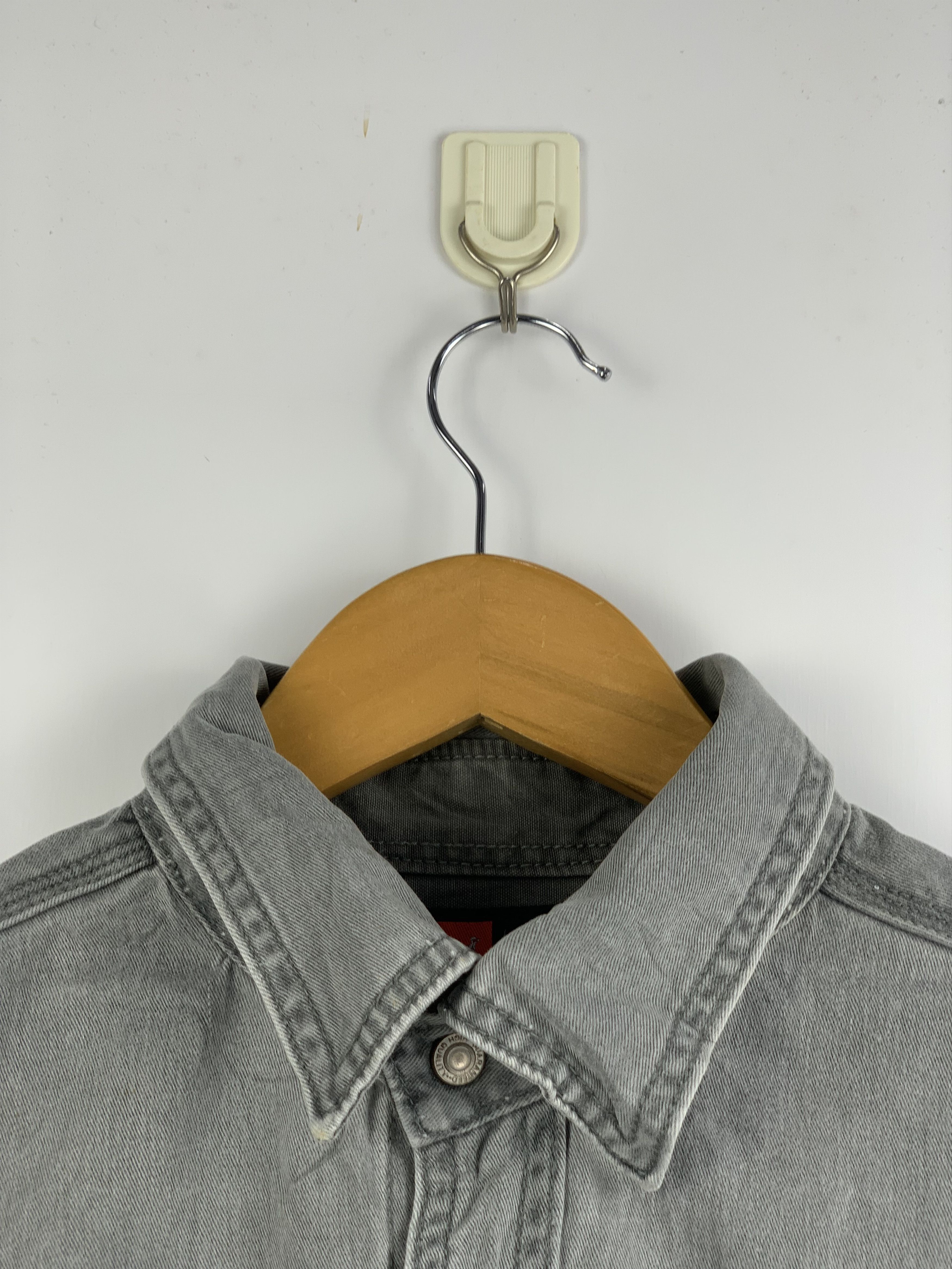 Japanese Brand Vintage Even River Long Sleeve Button Up Denim Shirts Size US L / EU 52-54 / 3 - 2 Thumbnail