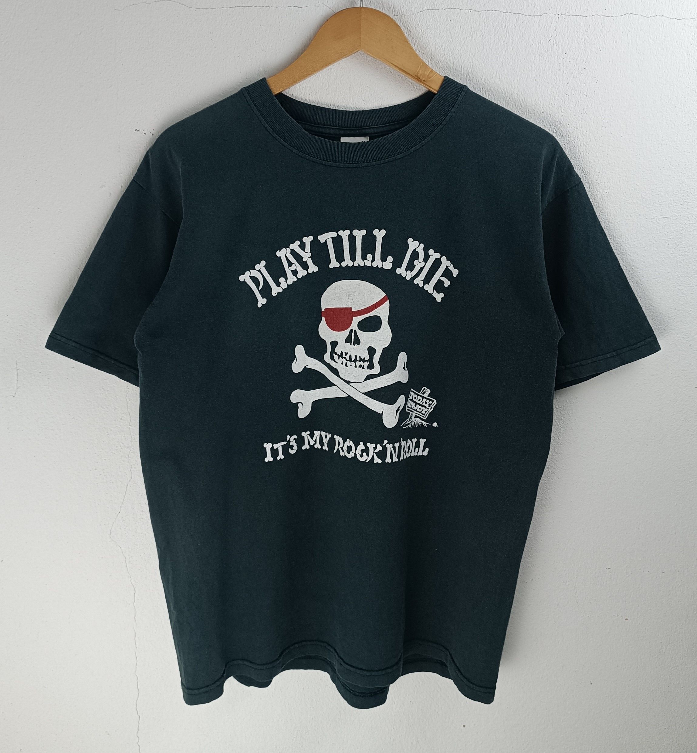 Band Tees VINTAGE FADED Y2K YO-KING JAPANESE SINGER TEE Size US M / EU 48-50 / 2 - 3 Thumbnail