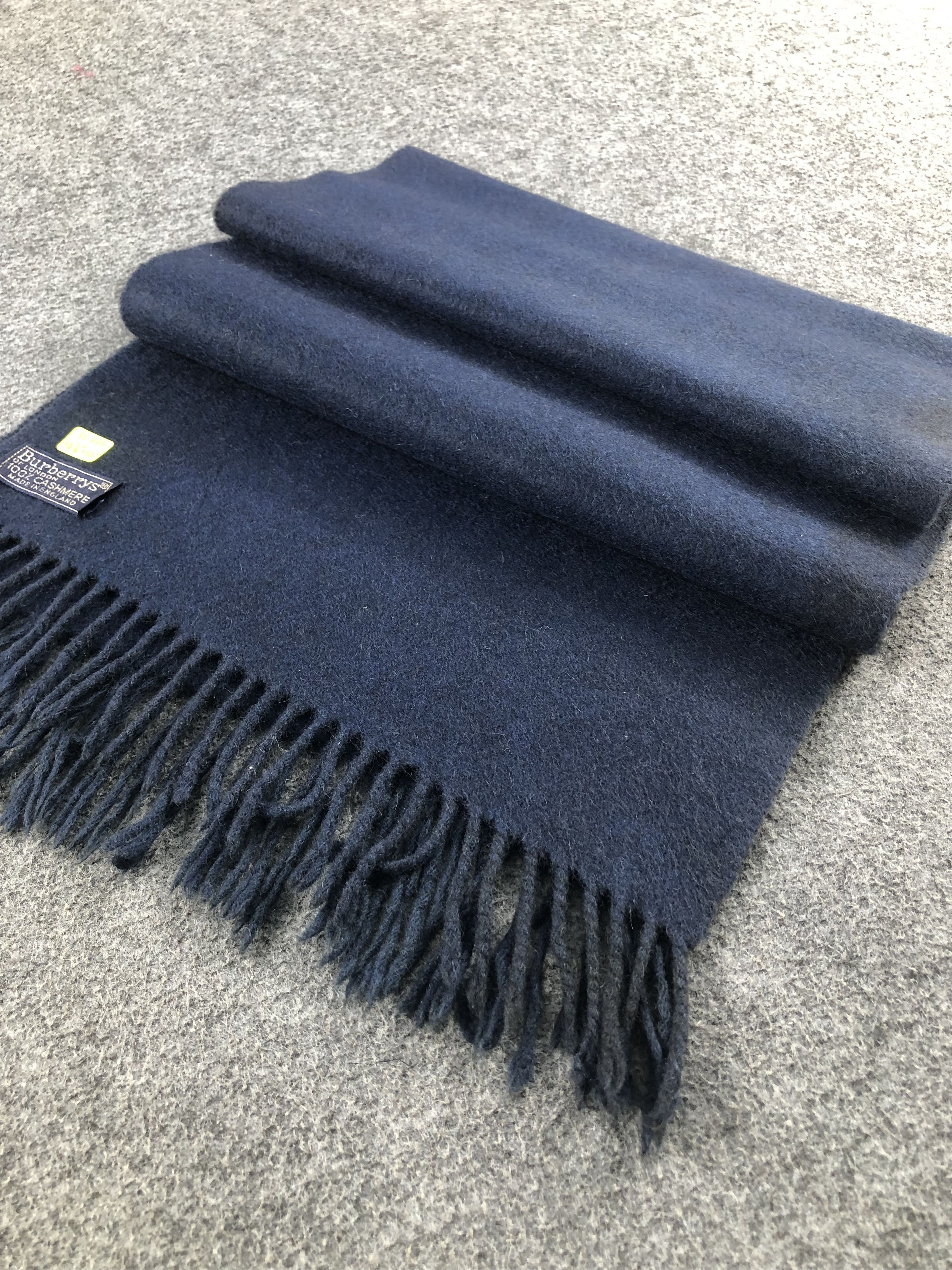 Burberry Vintage Burberrys Cashmere Scarf / Muffler / Neckwear Size ONE SIZE - 2 Thumbnail