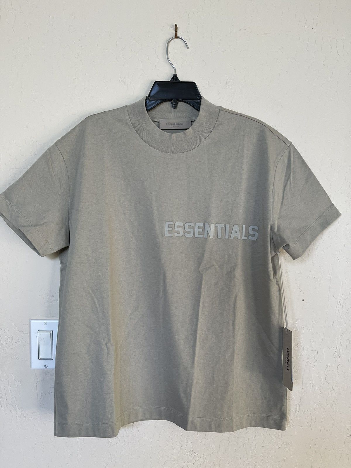 Essentials × FOG × Fear of God FOG - Essentials Fear Of God Seal SS23 T-Shirt Sz (L) Size US L / EU 52-54 / 3 - 1 Thumbnail