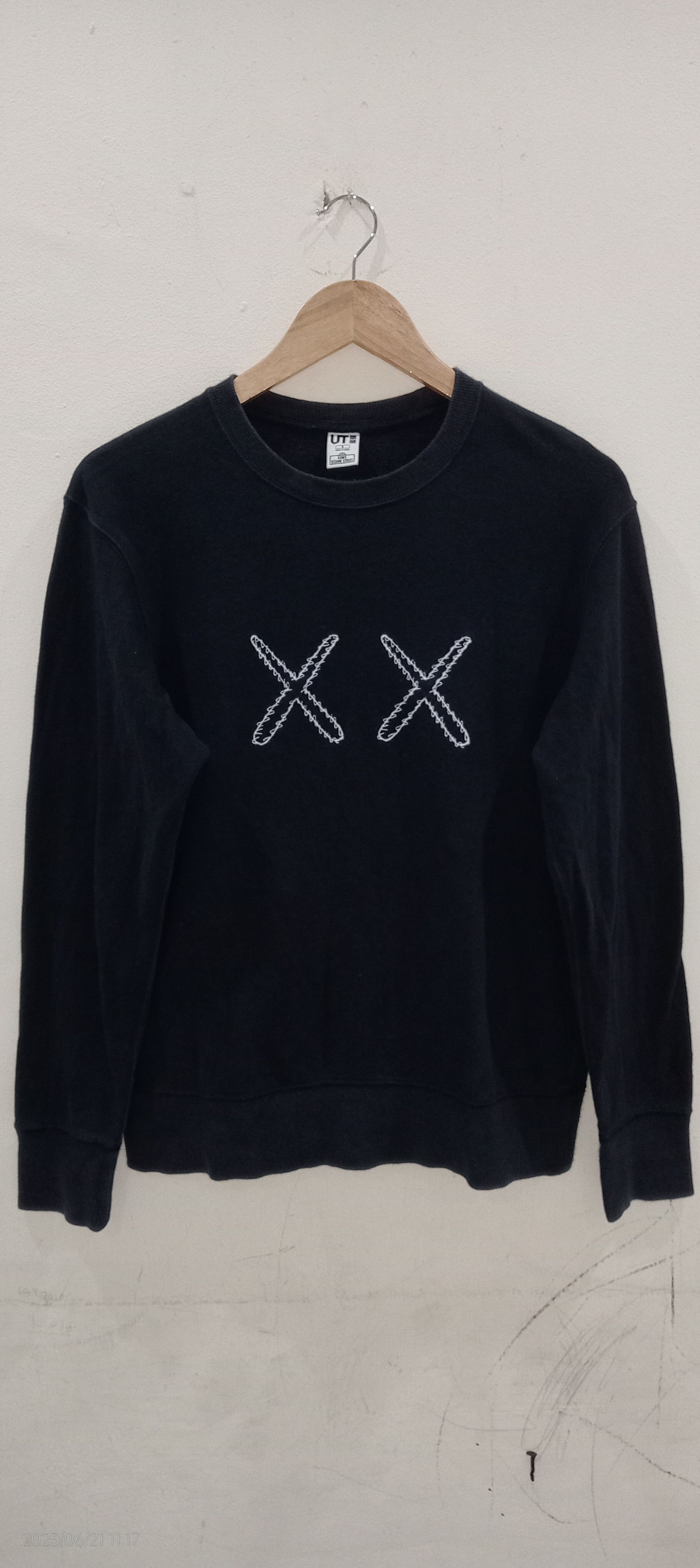 image of Vintage Kaws Crewneck Sweatshirt in Black, Men's (Size Small)