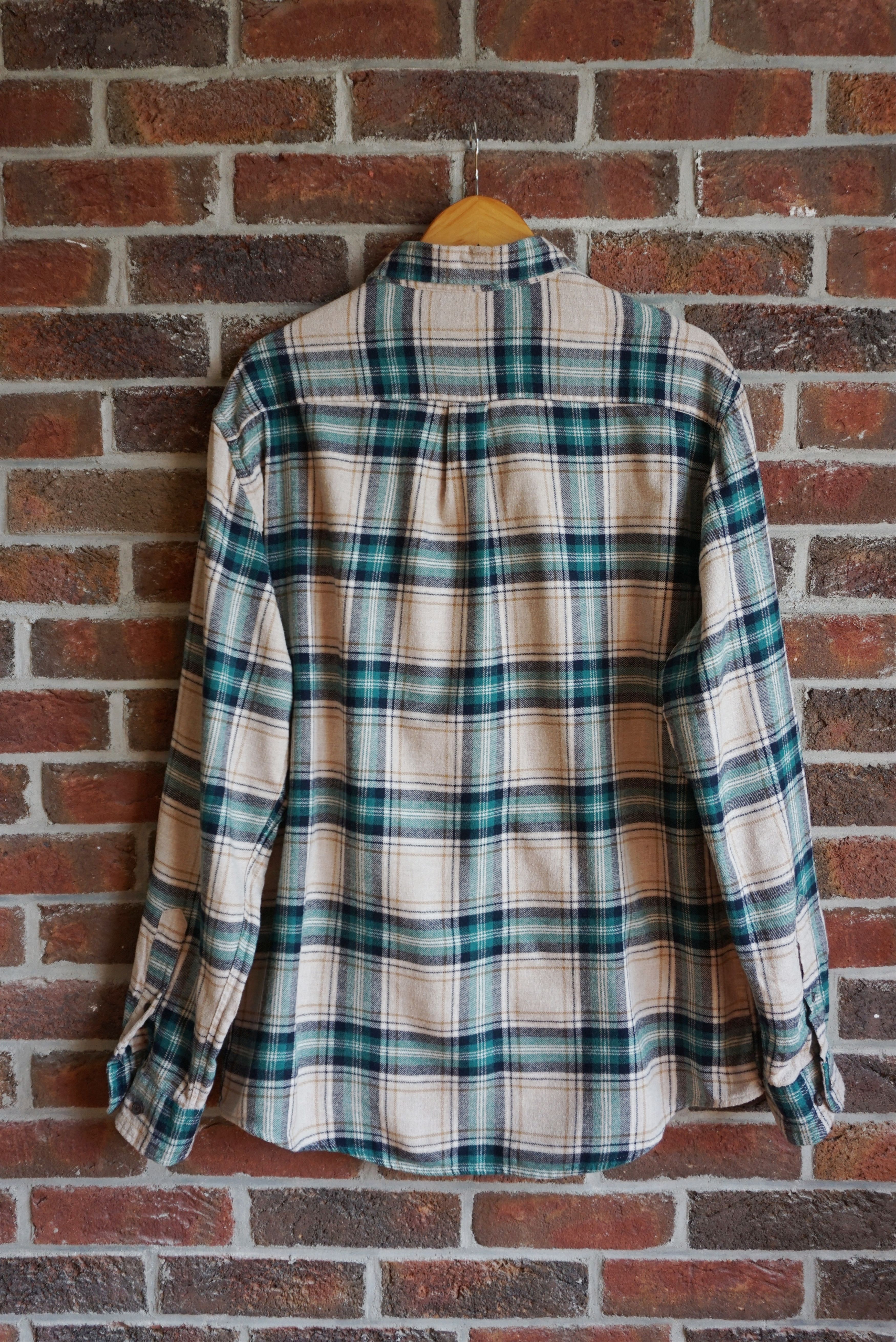 Croft & Barrow Croft & Barrow L Large regular shirt casual checked flannel Size US L / EU 52-54 / 3 - 13 Thumbnail
