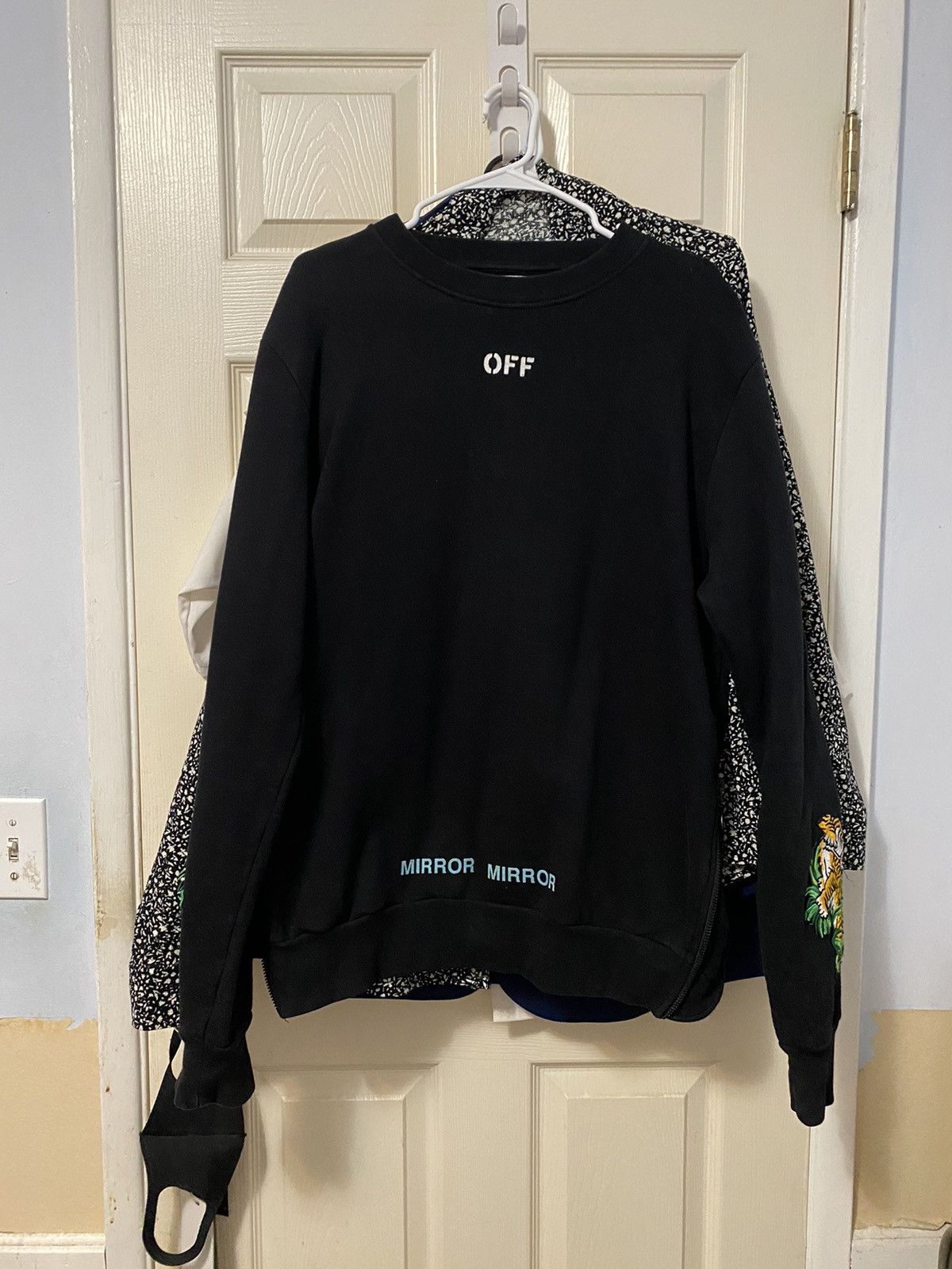 Off white tiger embroidered sweatshirt hotsell