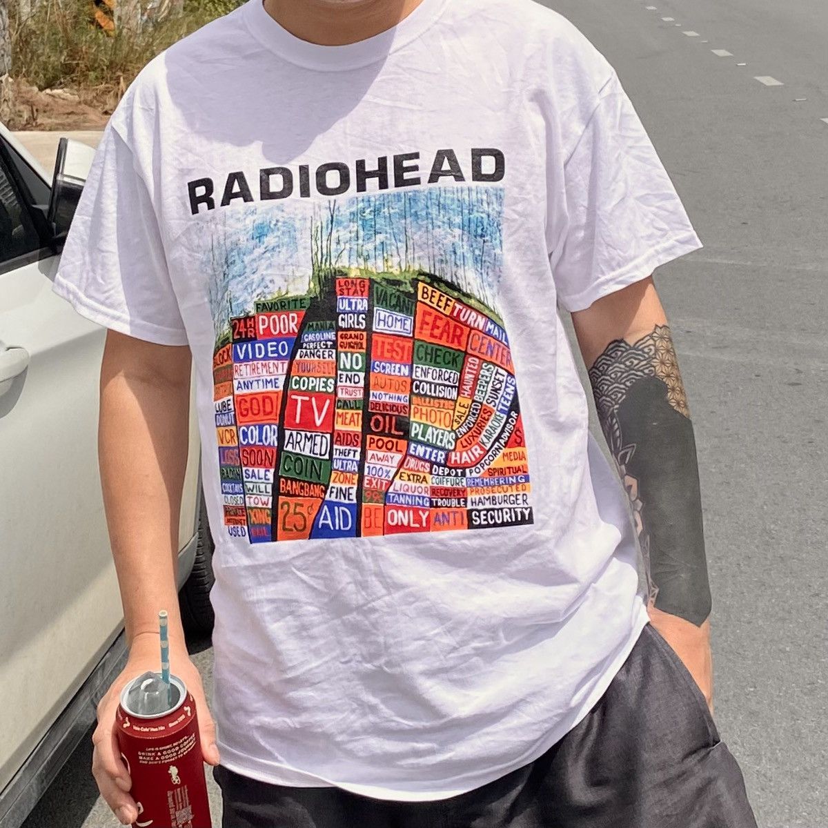 Band Tees Y2K Radiohead Tee (DDP / No Import Fees) Size US M / EU 48-50 / 2 - 6 Thumbnail