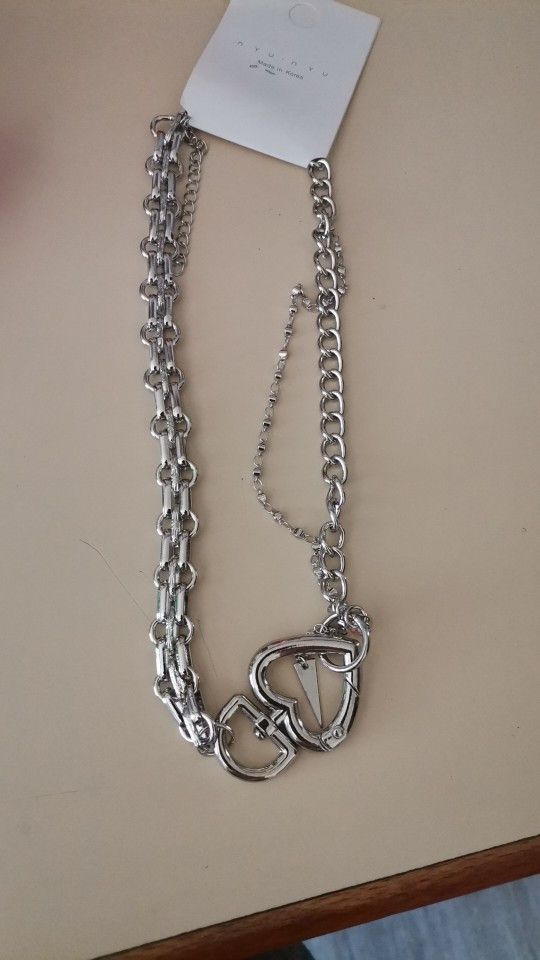 Jewelry Silver Color Heart Shaped Choker Necklace Size ONE SIZE - 2 Thumbnail