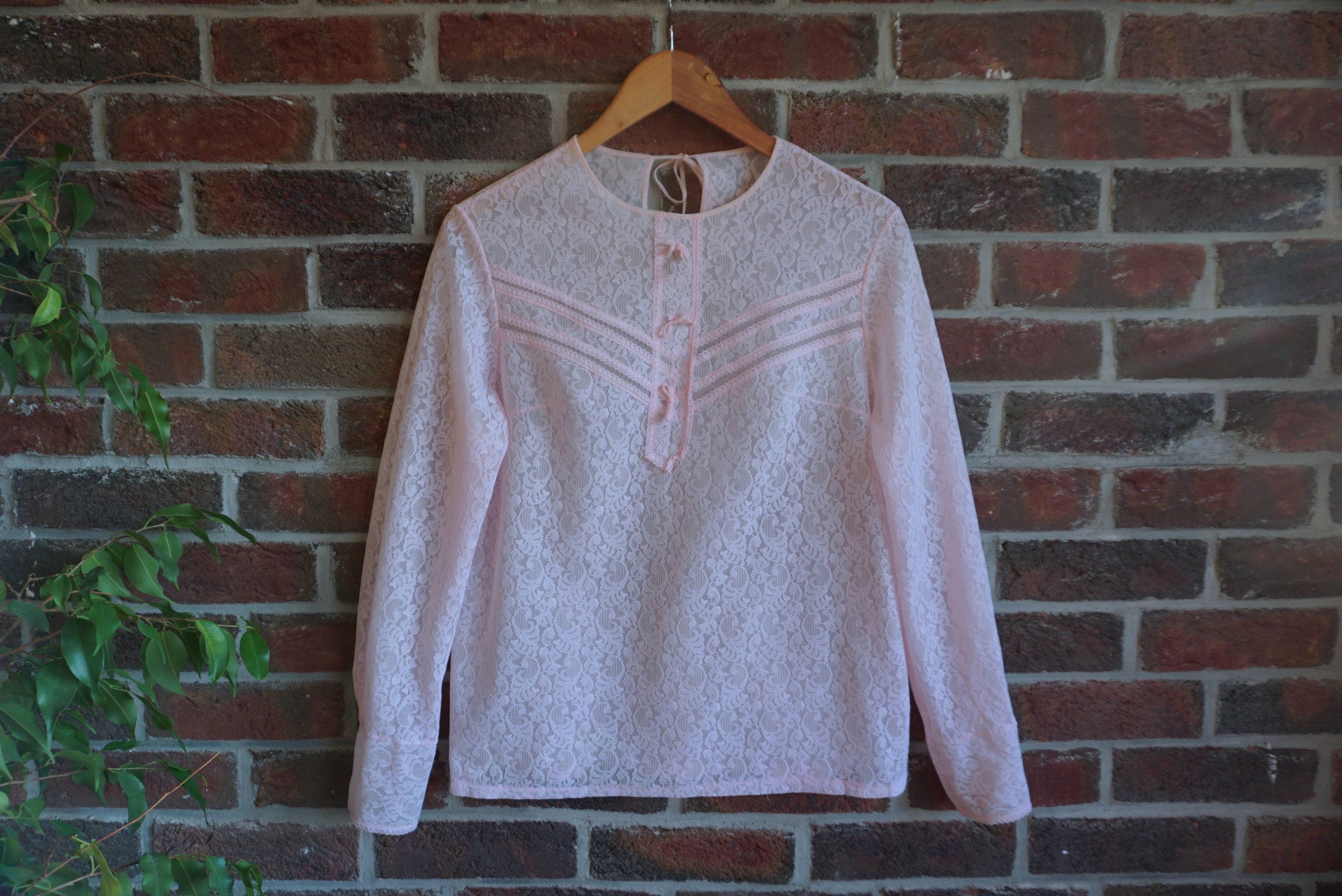 Vintage True vintage 60's 70's blouse S/M 6/8 sheer lace cute Lolita Size M / US 6-8 / IT 42-44 - 8 Thumbnail