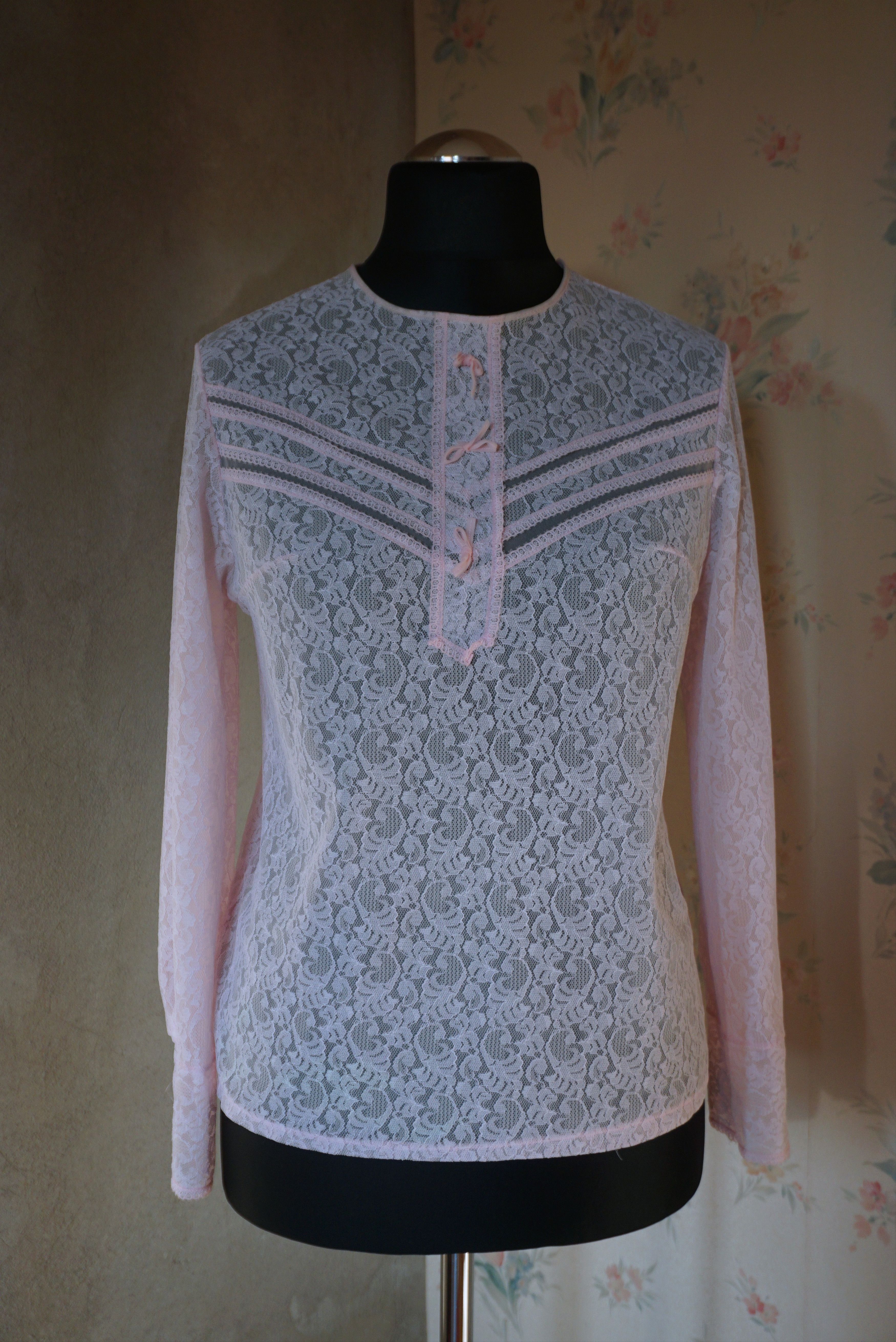 Vintage True vintage 60's 70's blouse S/M 6/8 sheer lace cute Lolita Size M / US 6-8 / IT 42-44 - 10 Thumbnail