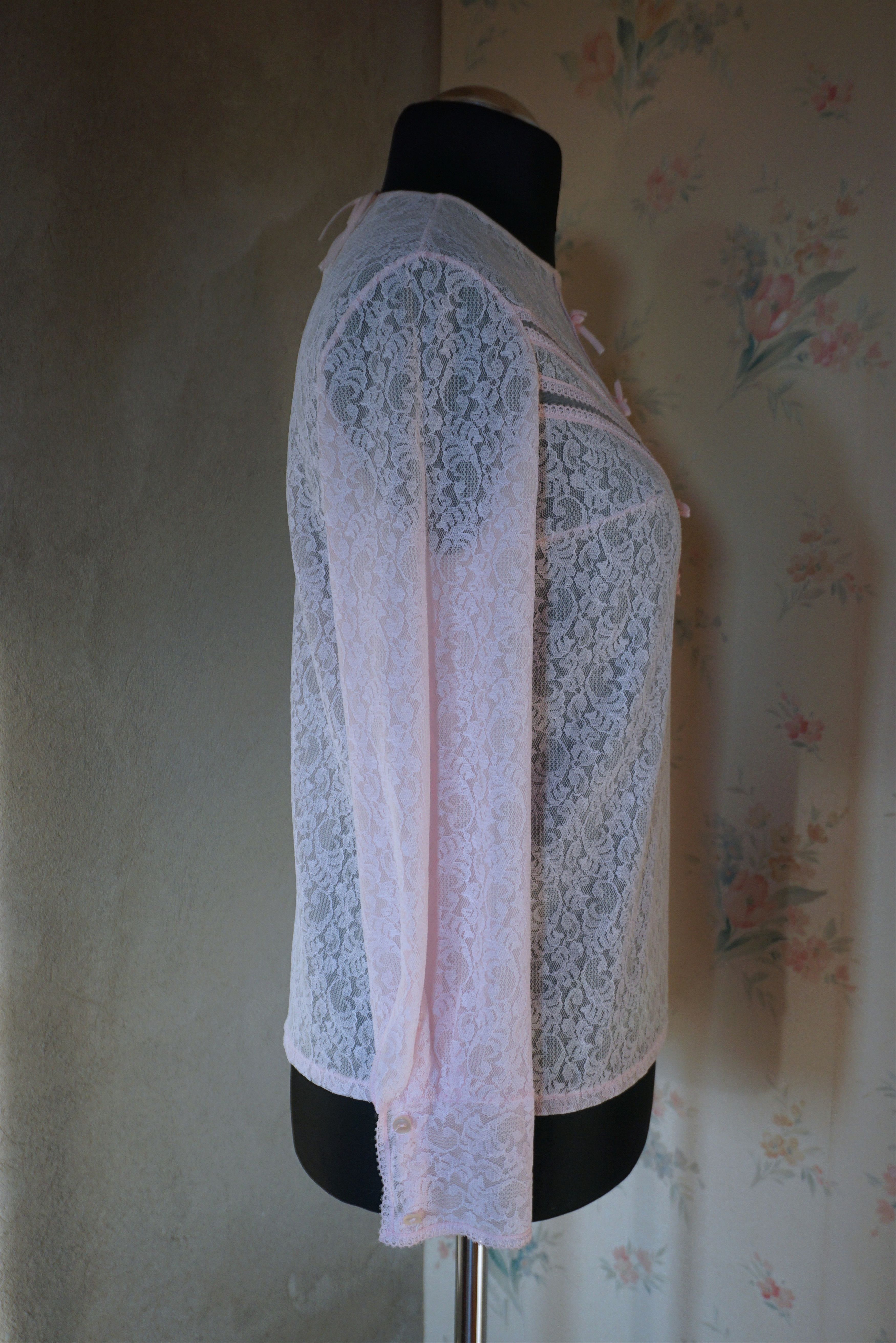 Vintage True vintage 60's 70's blouse S/M 6/8 sheer lace cute Lolita Size M / US 6-8 / IT 42-44 - 7 Thumbnail