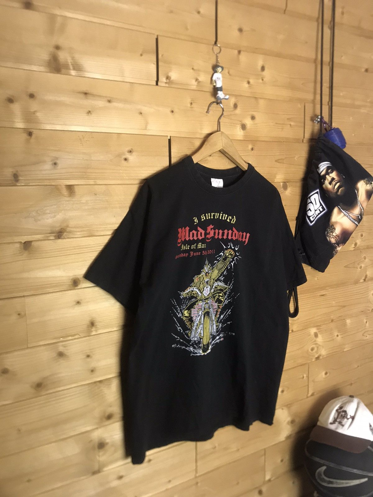 Vintage Isle of Man 2011 Mad Sunday t-shirt Size US XL / EU 56 / 4 - 2 Thumbnail