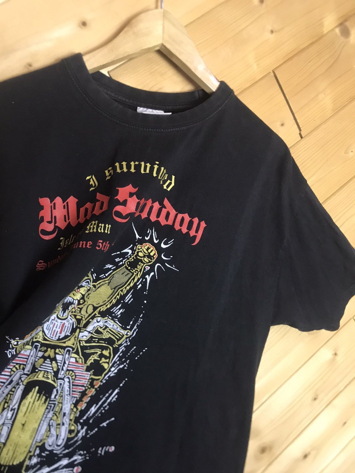 Vintage Isle of Man 2011 Mad Sunday t-shirt Size US XL / EU 56 / 4 - 7 Thumbnail