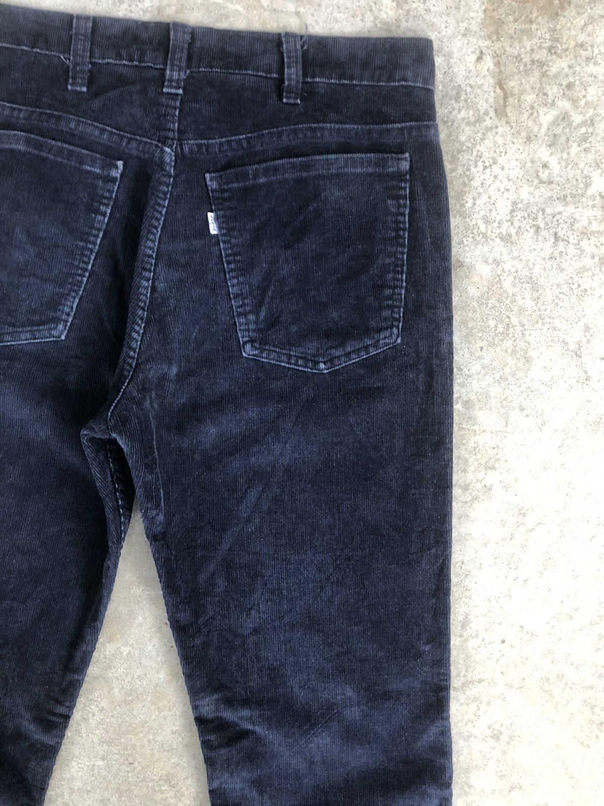 Vintage Vintage 80’s Levi’s Corduroy Pants 519 Size US 31 - 8 Thumbnail